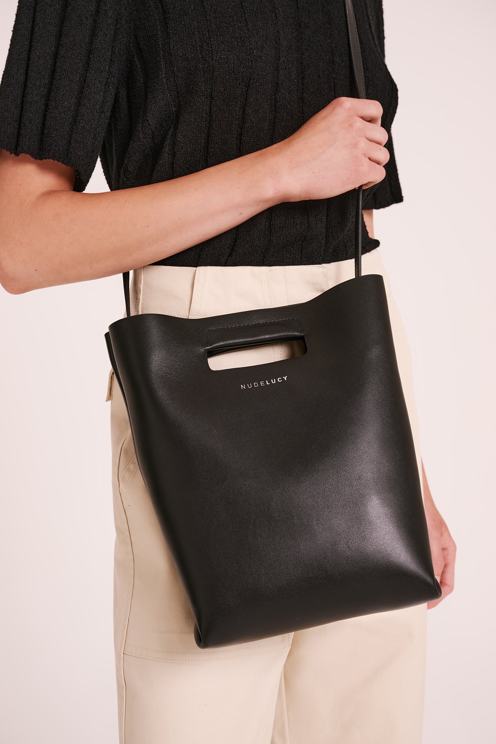 Classic Leather Shoulder Bag Black 
