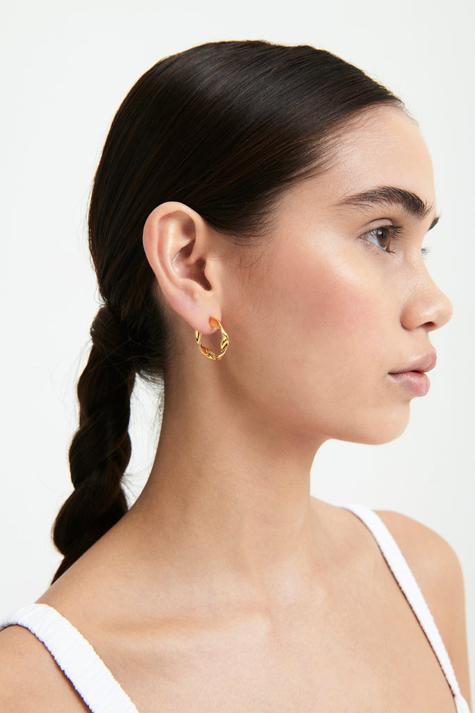 THE REVERSIBLE AMALFI HOOPS- GOLD main image 0