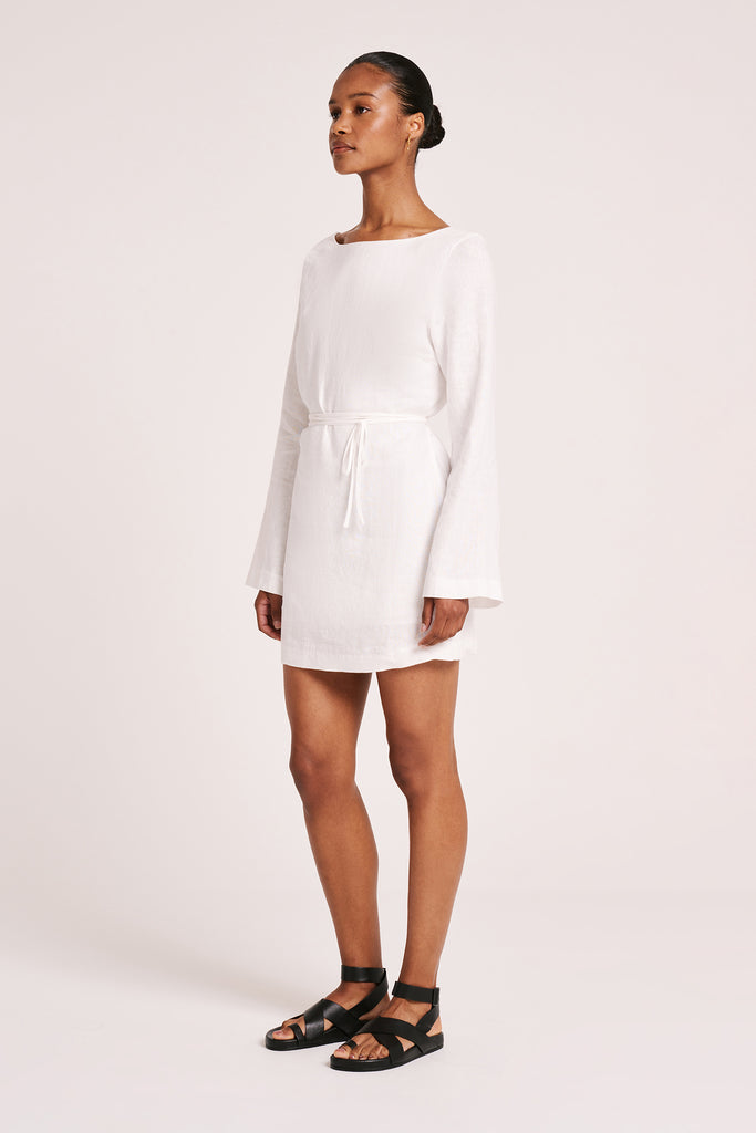 White long shop sleeve linen dress