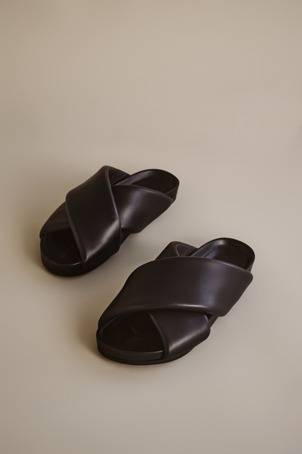 Rigby Cross Over Slide Black 