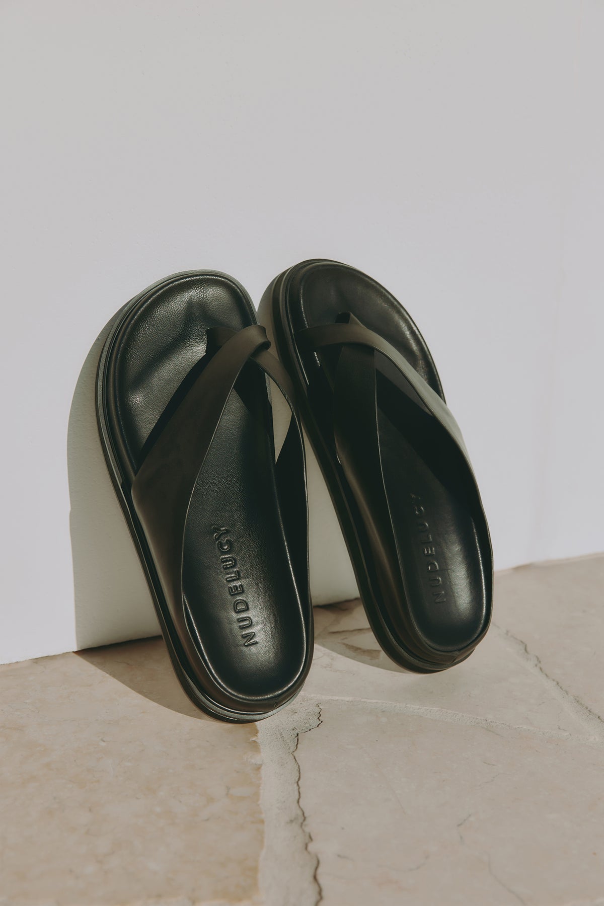 Evara Cross Sandal Black 