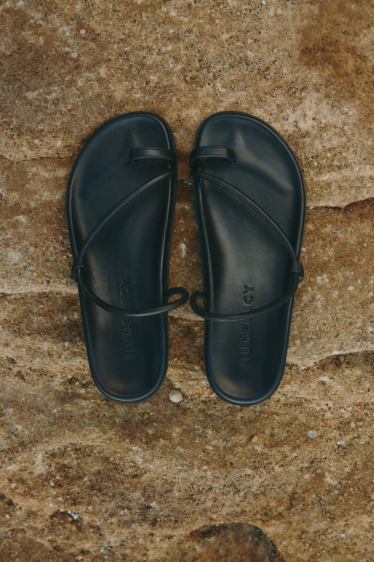 Nerina Loop Sandal Black 