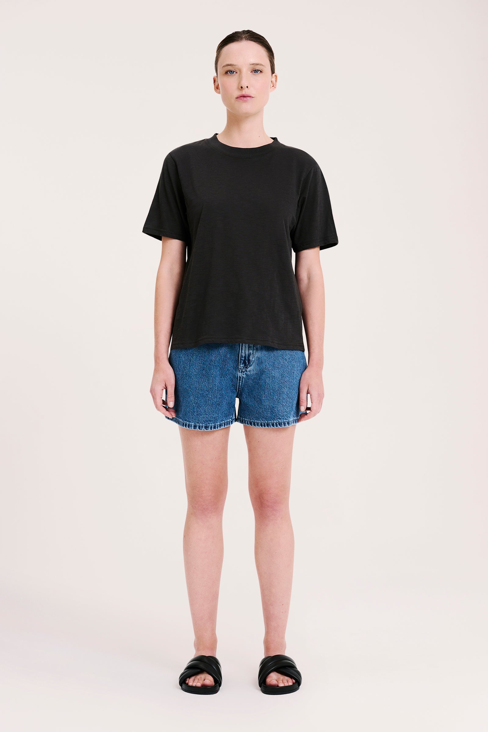 Nude Lucy Organic Slub Tee In A Dark Grey In A Brown Coal Colour 