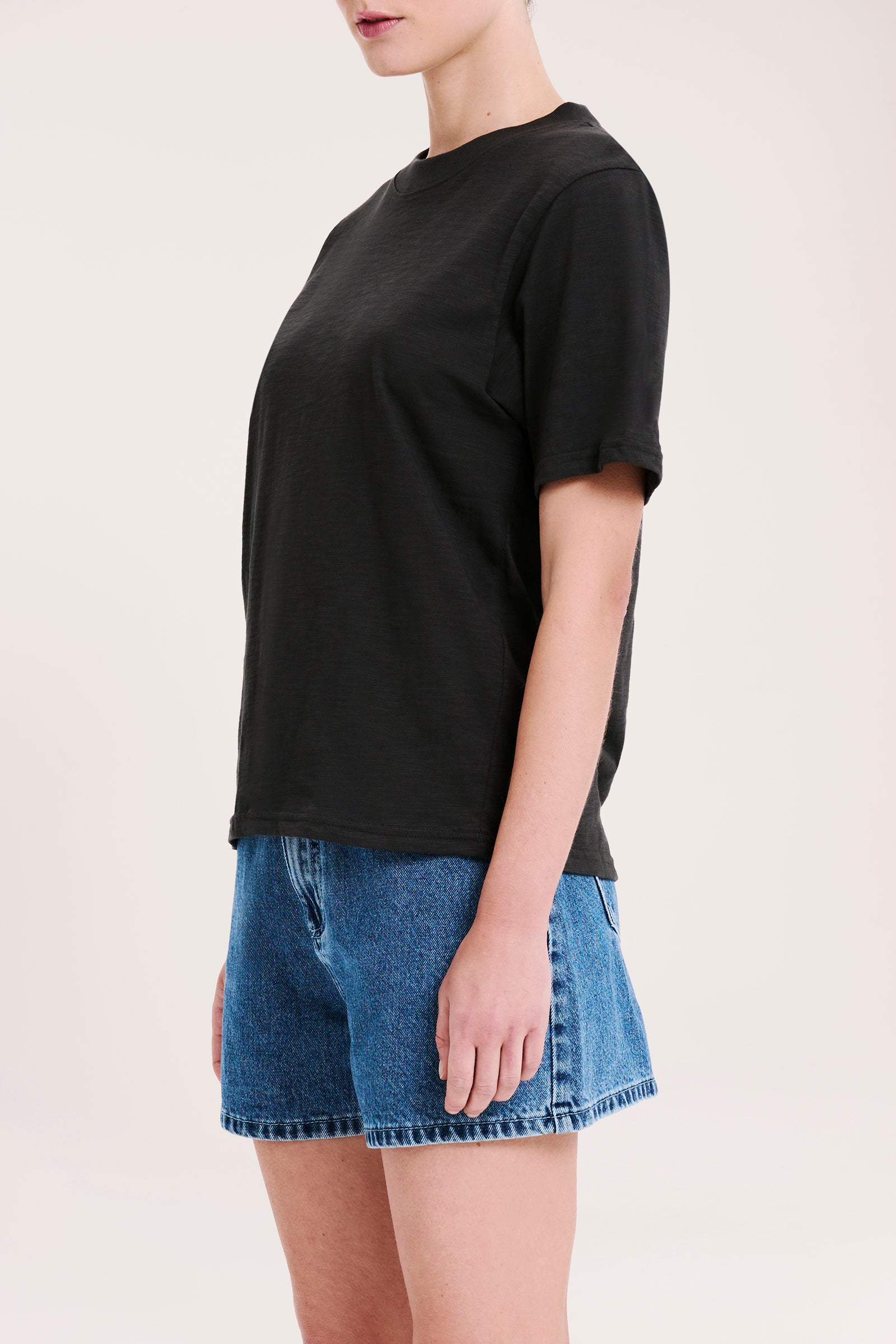 Nude Lucy Organic Slub Tee In A Dark Grey In A Brown Coal Colour 