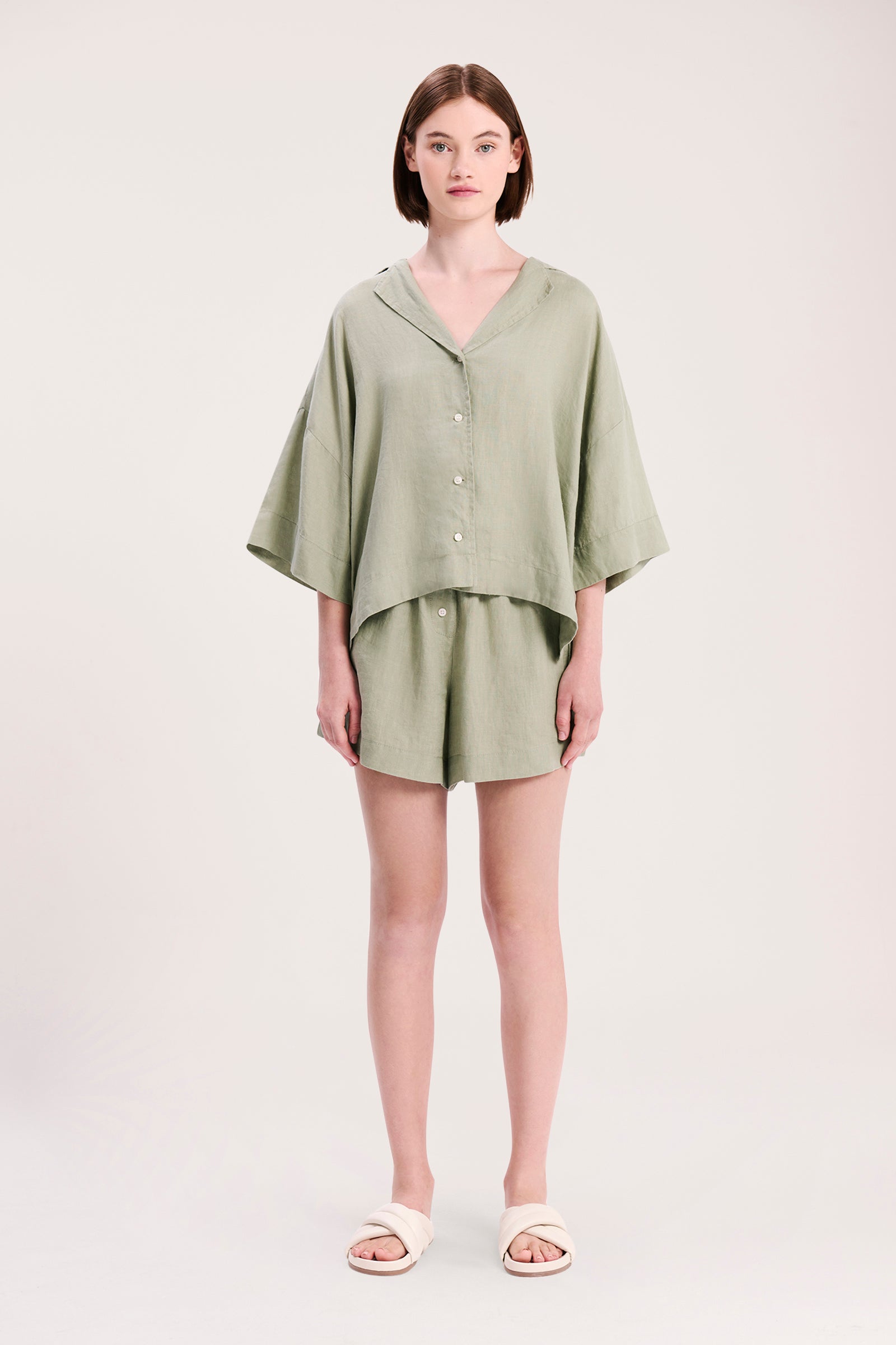 Nude Lucy Lounge Linen Short In Olive 