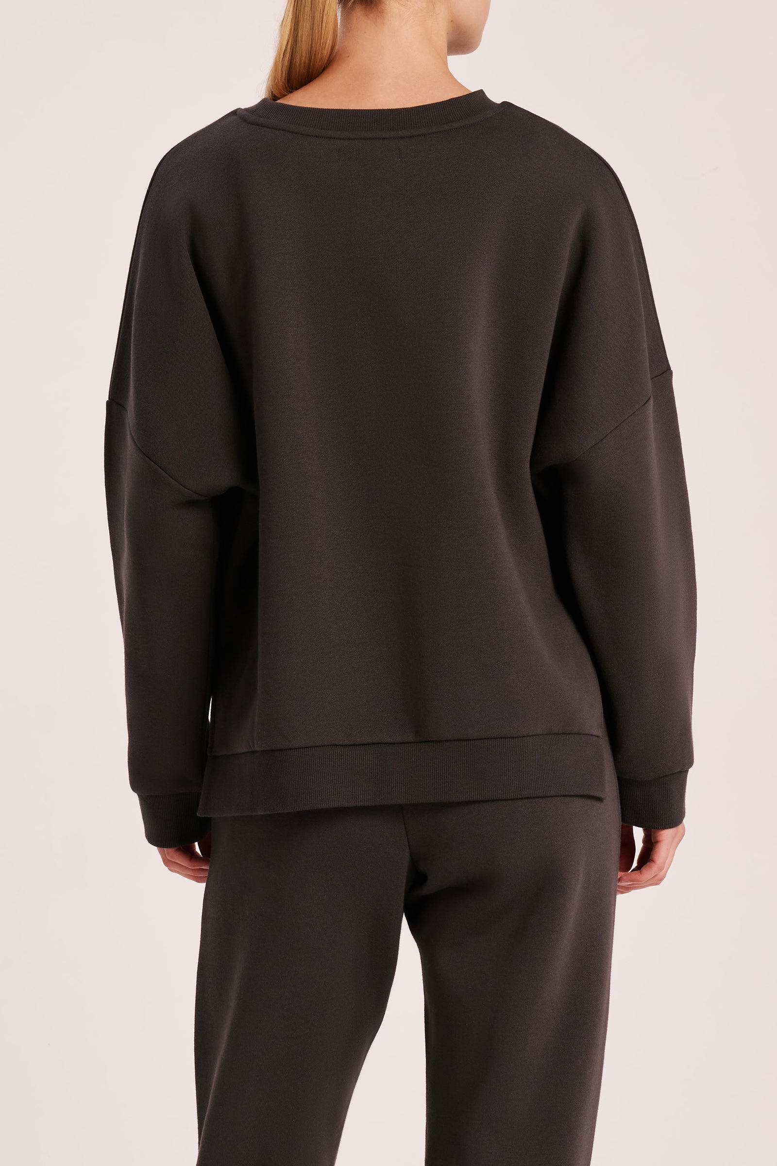 Carter Classic Oversized Sweat Coal 
