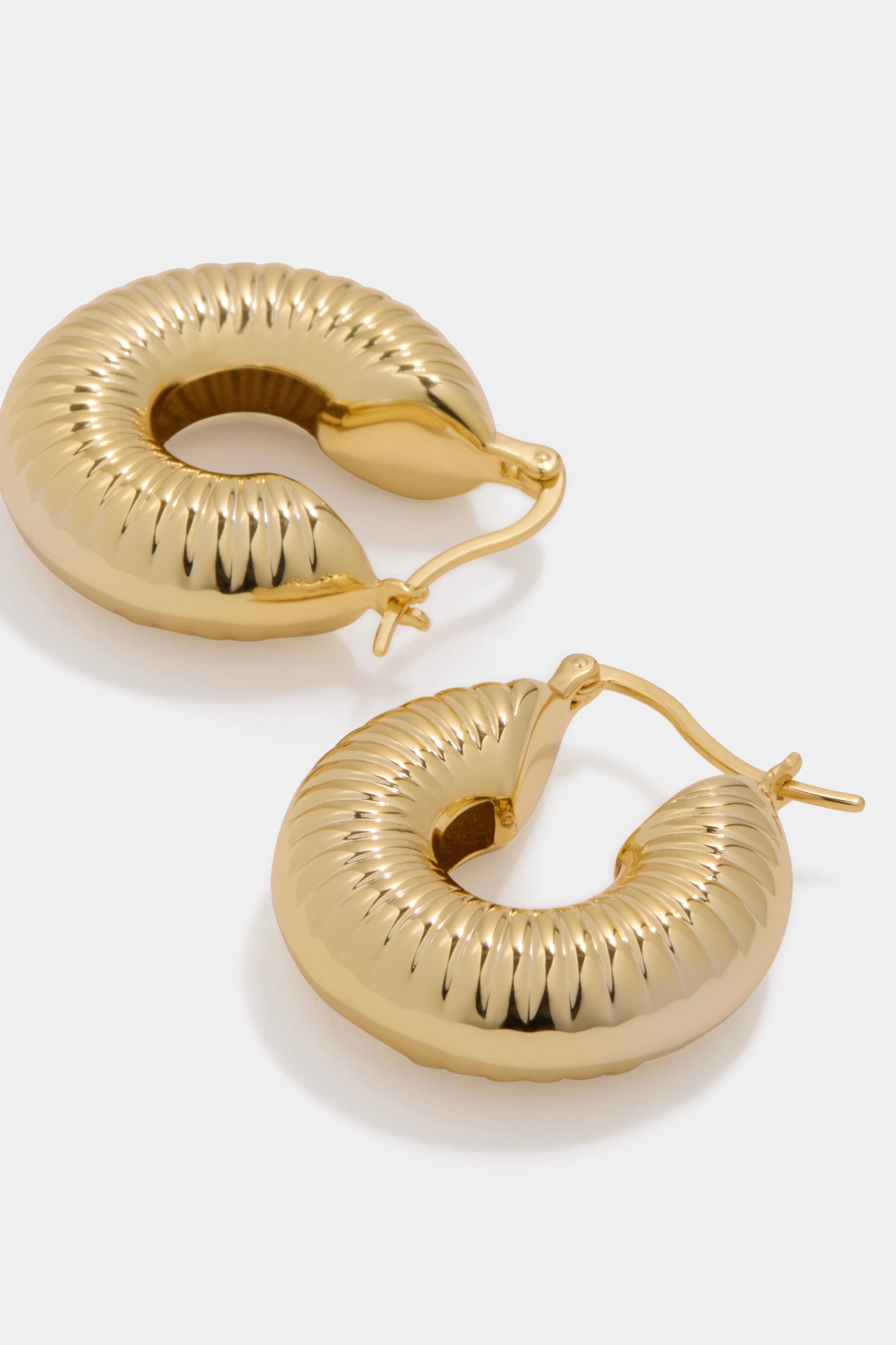 Maeve Medium Hoops Gold 