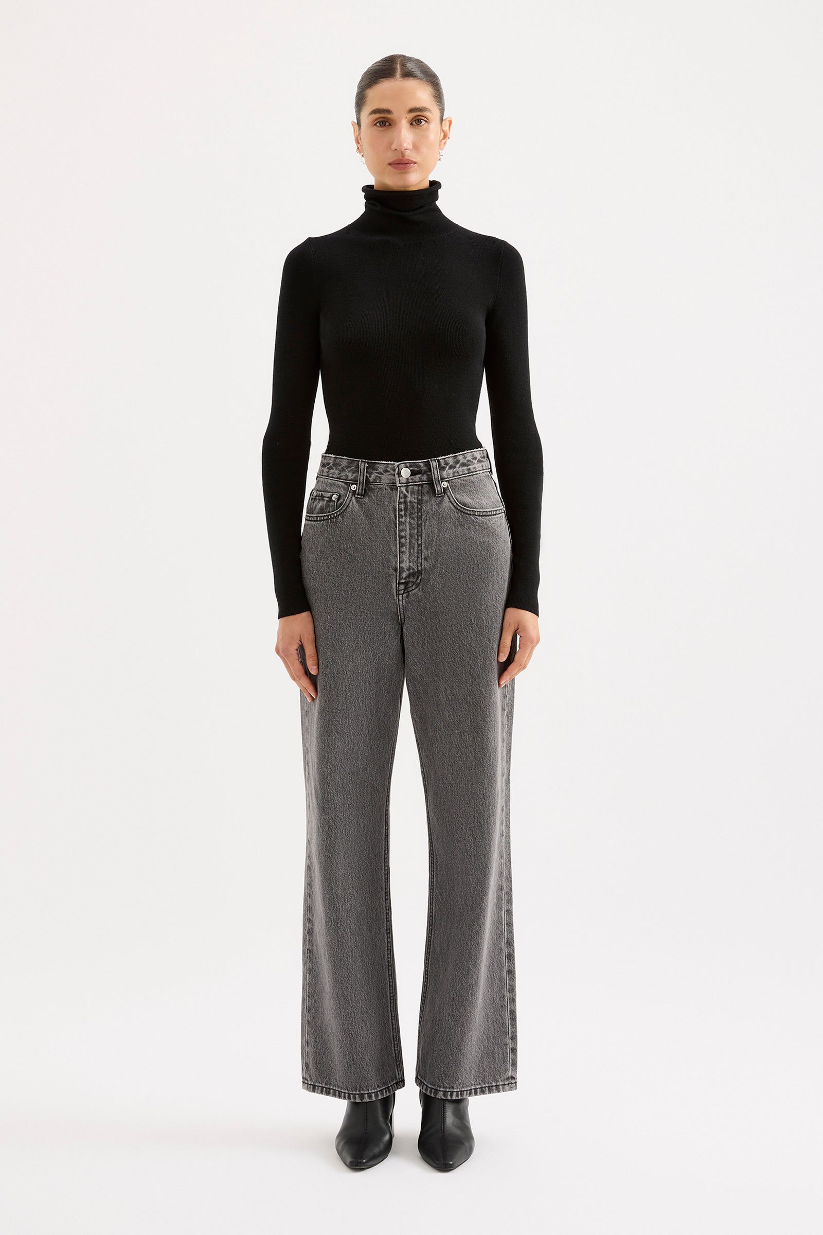 Organic Relaxed Leg Jean Graphite 