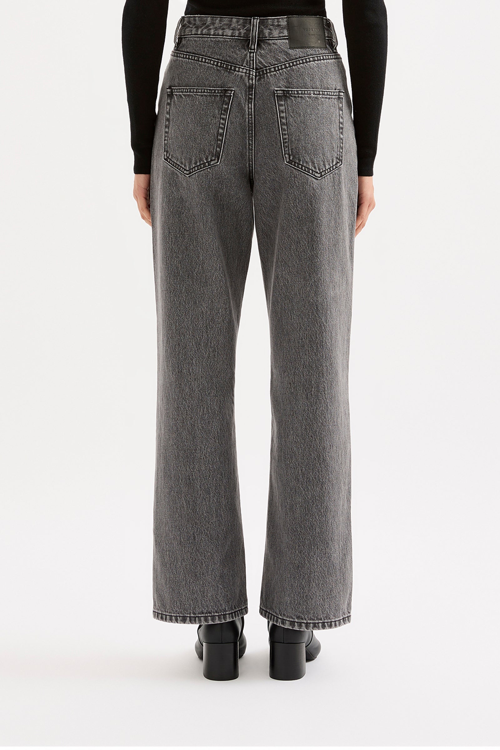 Organic Relaxed Leg Jean Graphite 
