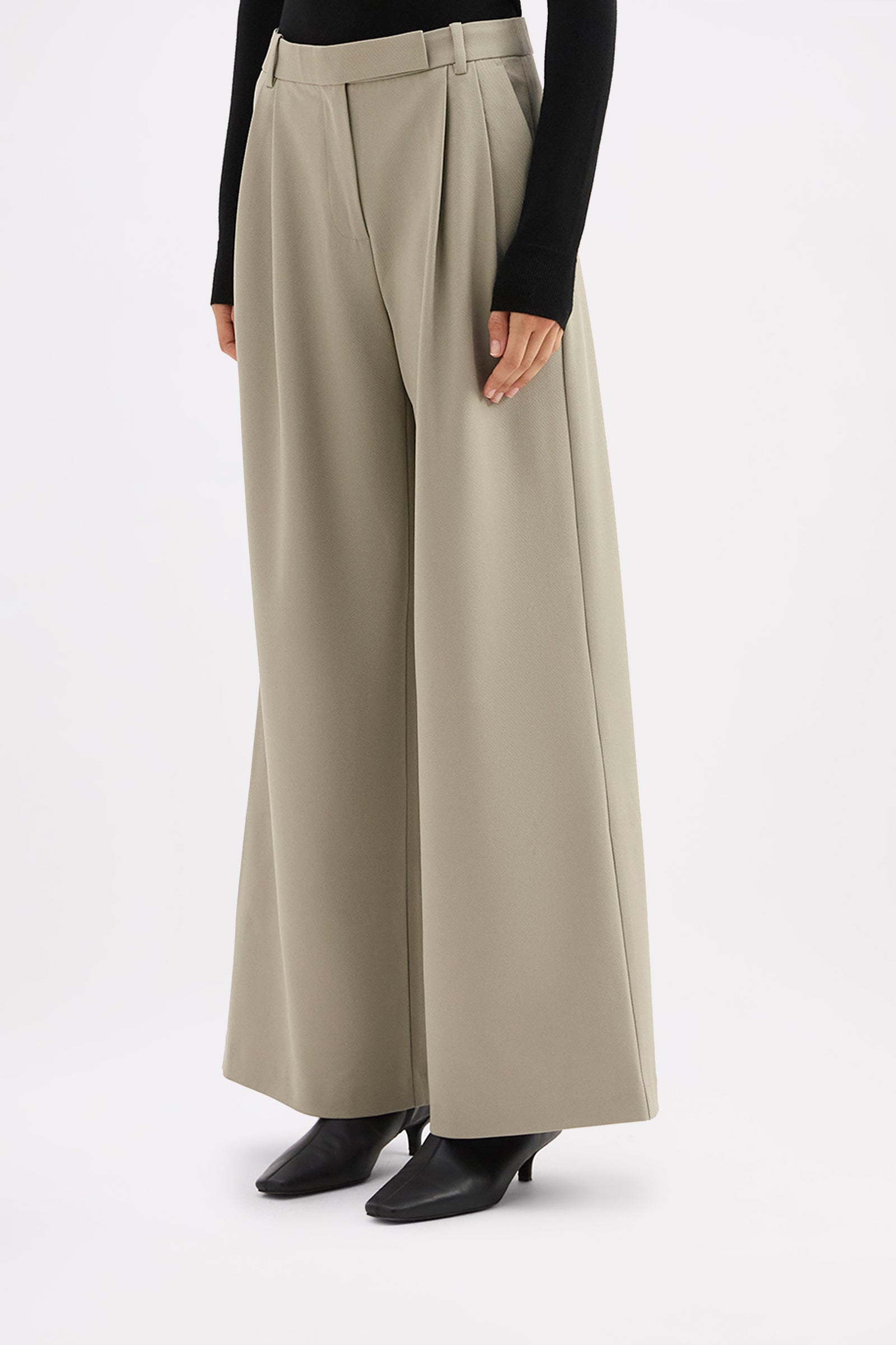 Akio Pant Vine 