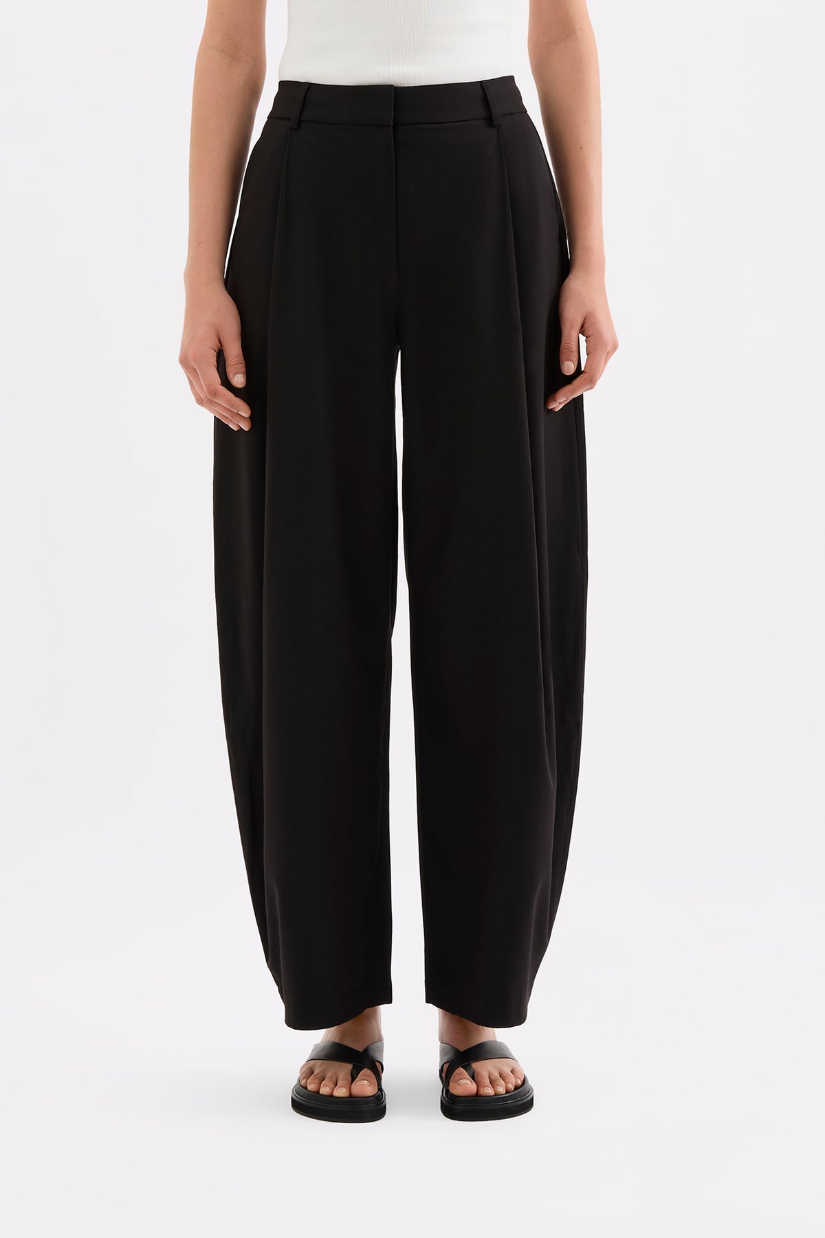 Manon Barrel Trouser Black 