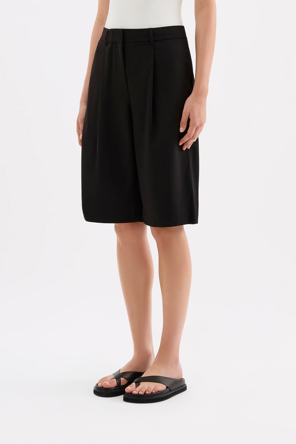 Manon Bermuda Short Black 