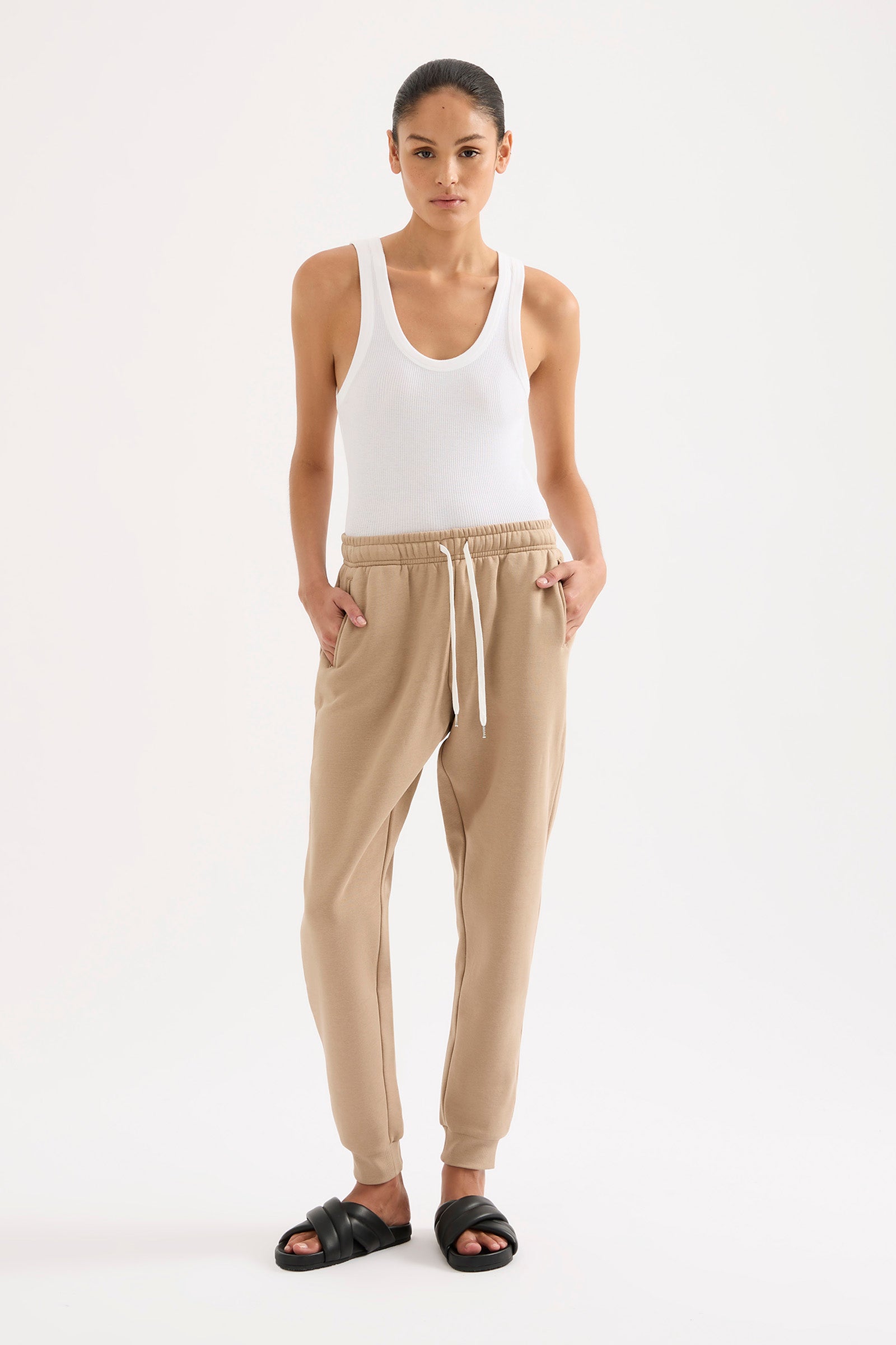 Carter Classic Trackpant Mocha 