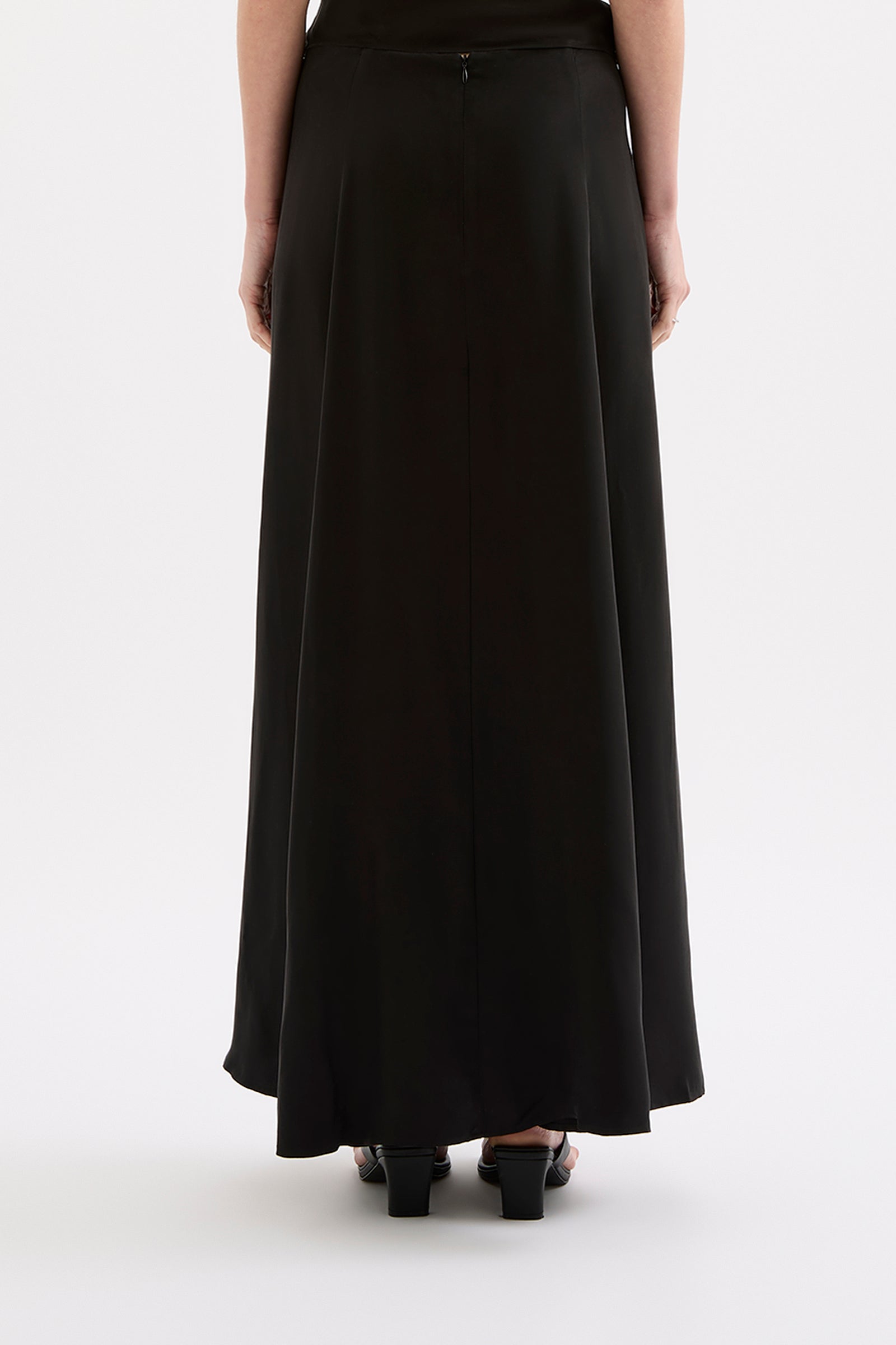 Leon Cupro Maxi Skirt Black 
