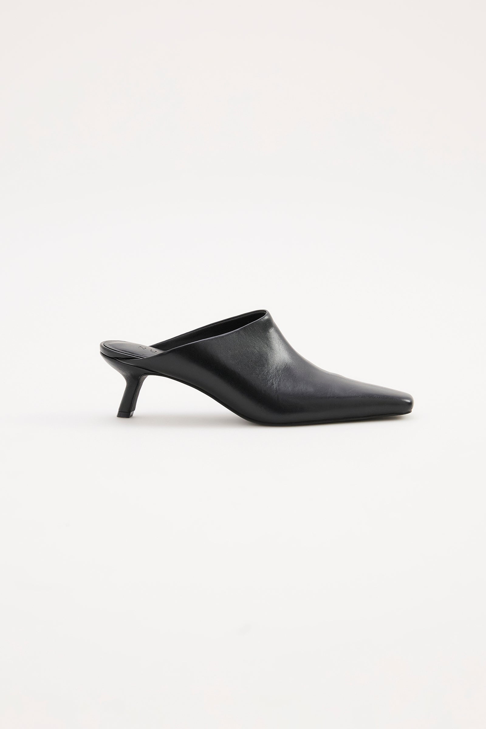Everett Heeled Mule Black 