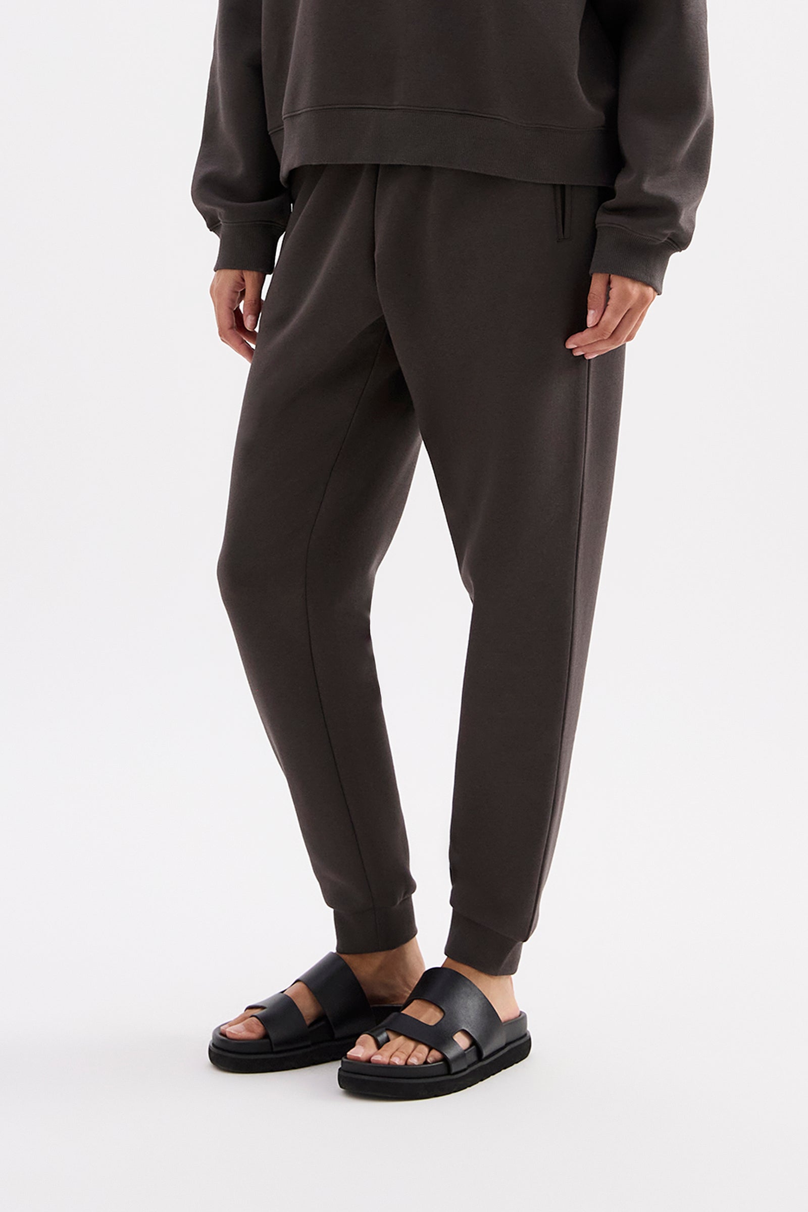 Carter Classic Track Pant Coal 