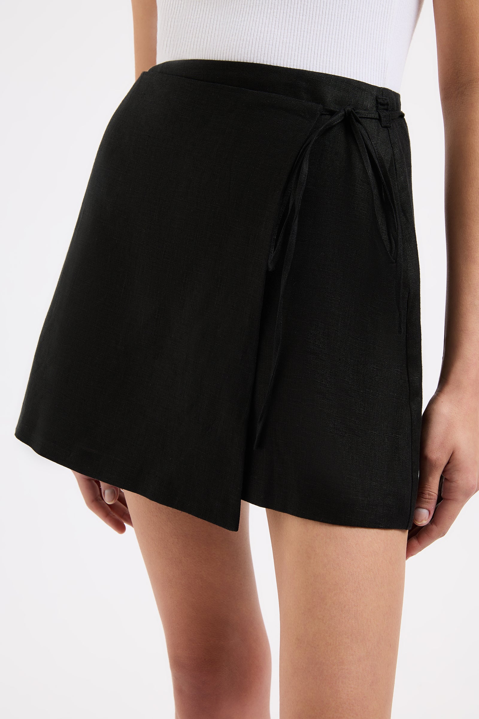 Sibyl Linen Wrap Skirt Black 