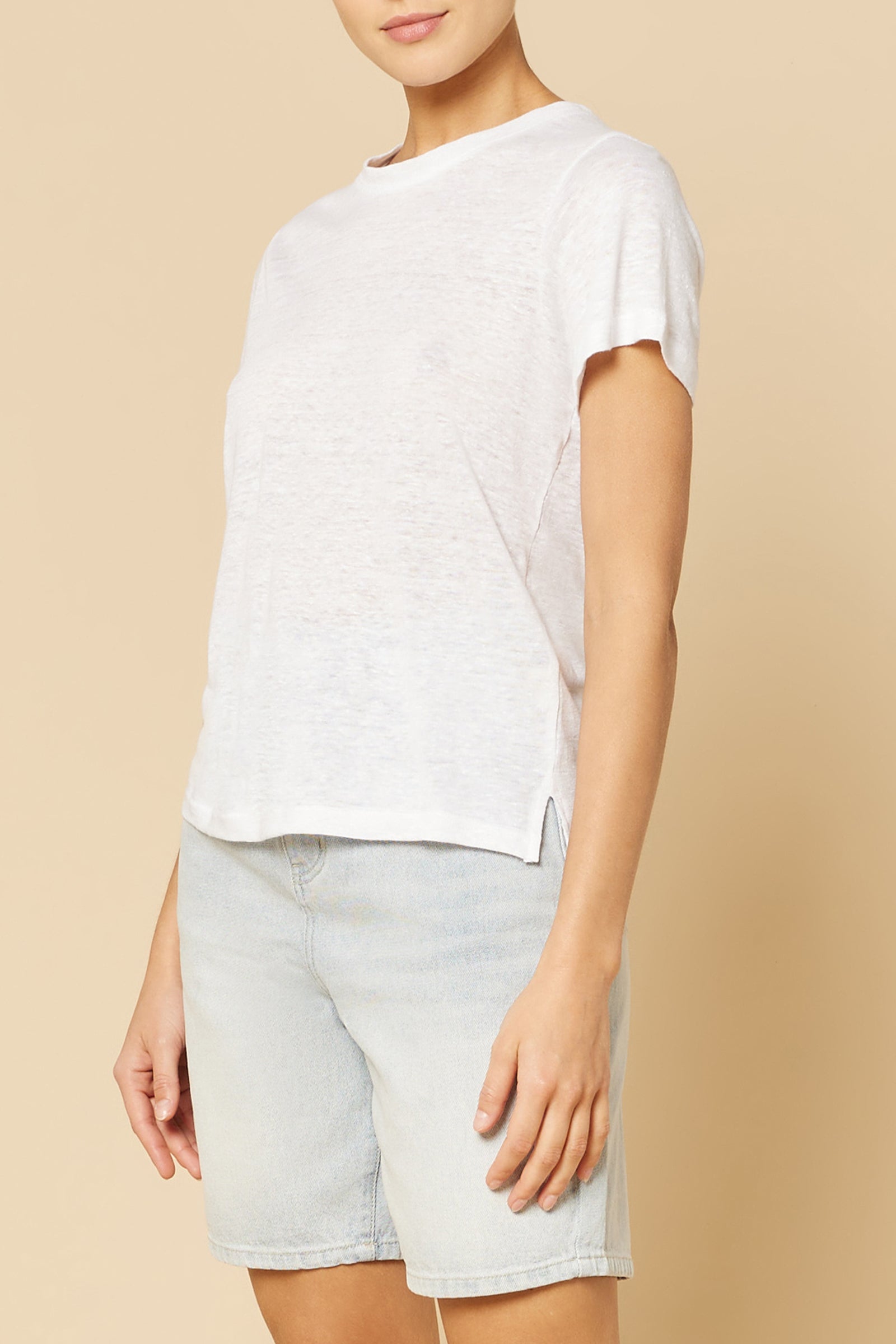 Nude Lucy Clara Linen Tee In White 