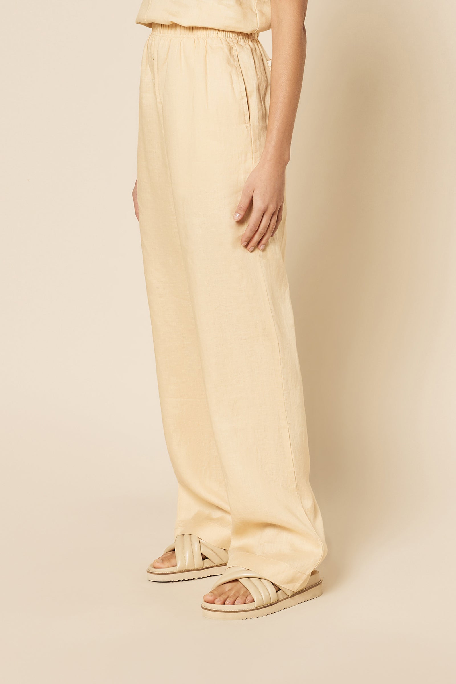 Nude Lucy Lounge Linen Pant In A Light Brown Butter Colour 