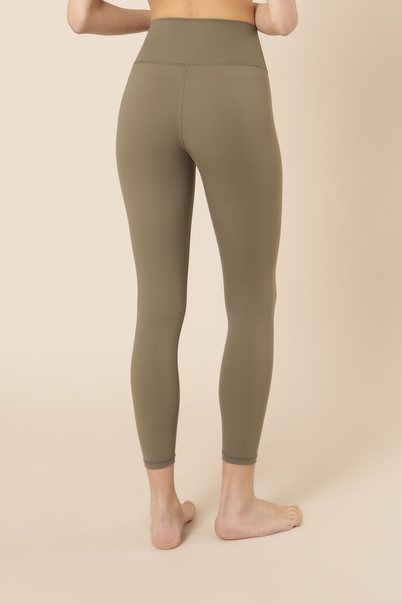 Nude Lucy nude active 7 8 tights olive pants