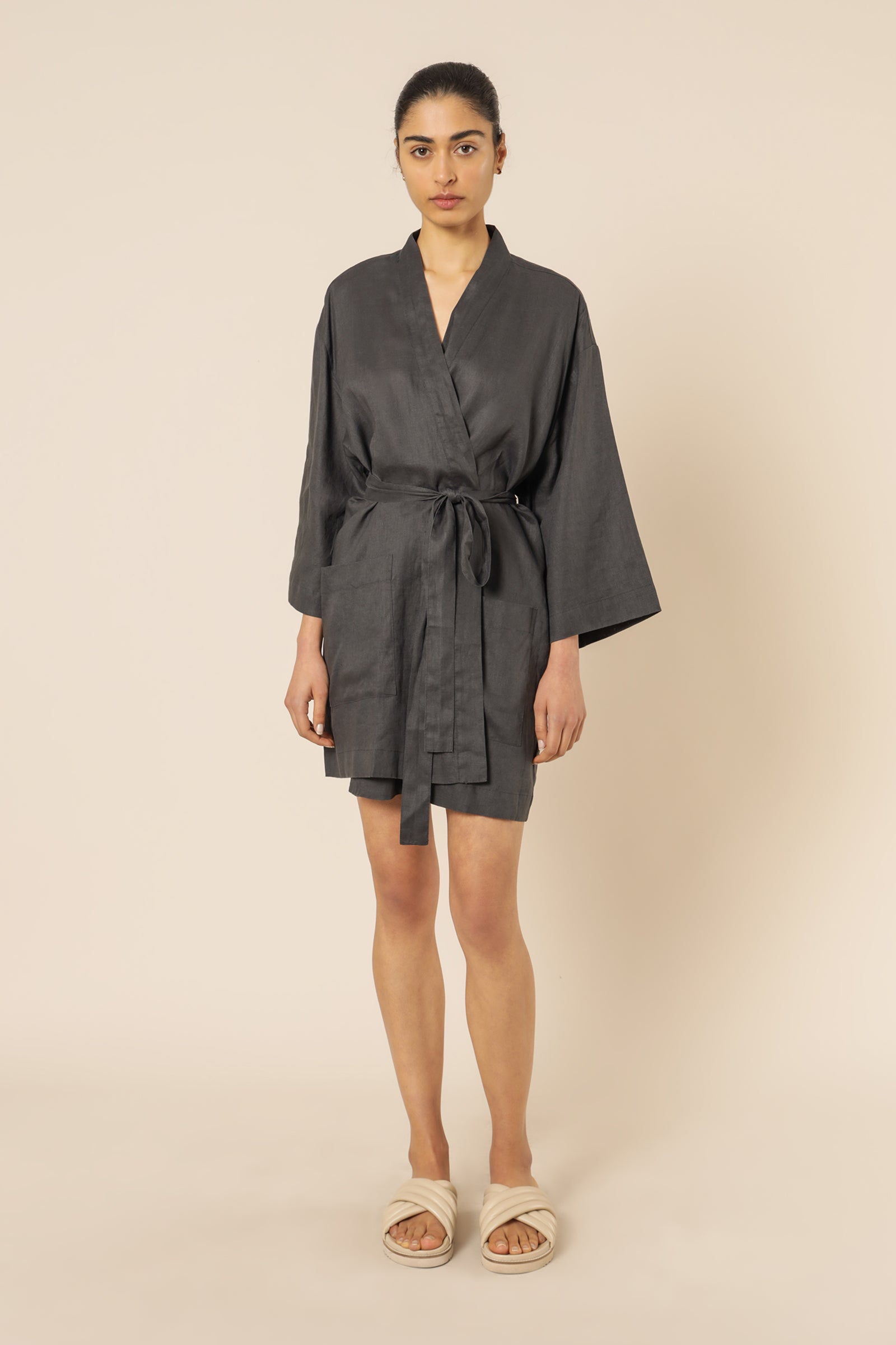 Nude Lucy Nude Lounge Linen Short Robe Coal 