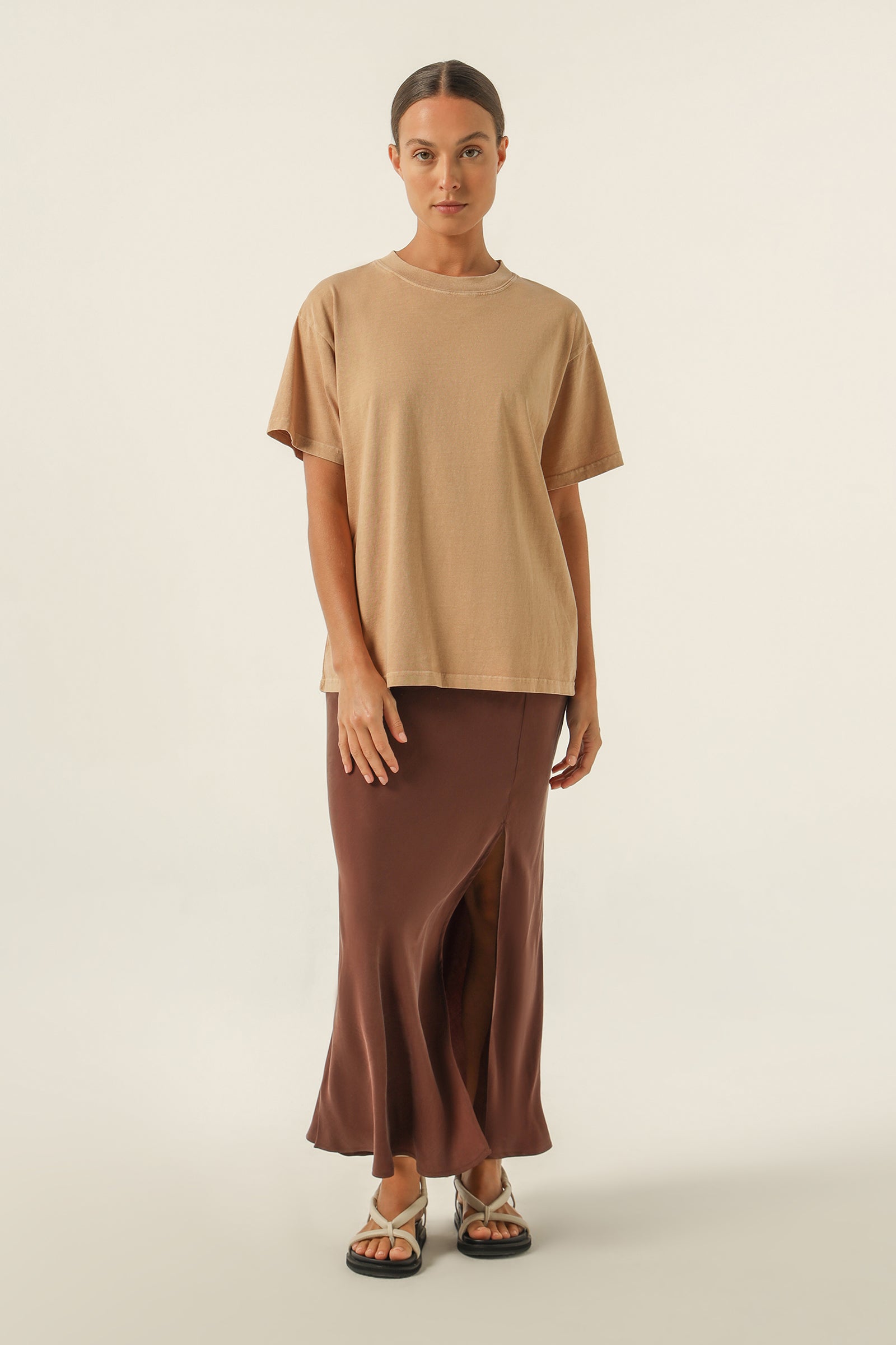 Nude Lucy Frankie Organic Washed Bf Tee In A Brown Coffee Colour 