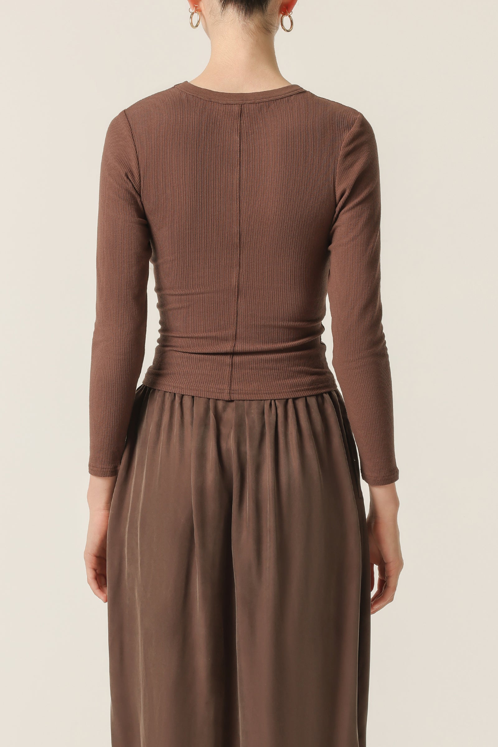 Nude Lucy Monroe Organic Long Sleeve Tee In A Deep Brown Bark Colour 