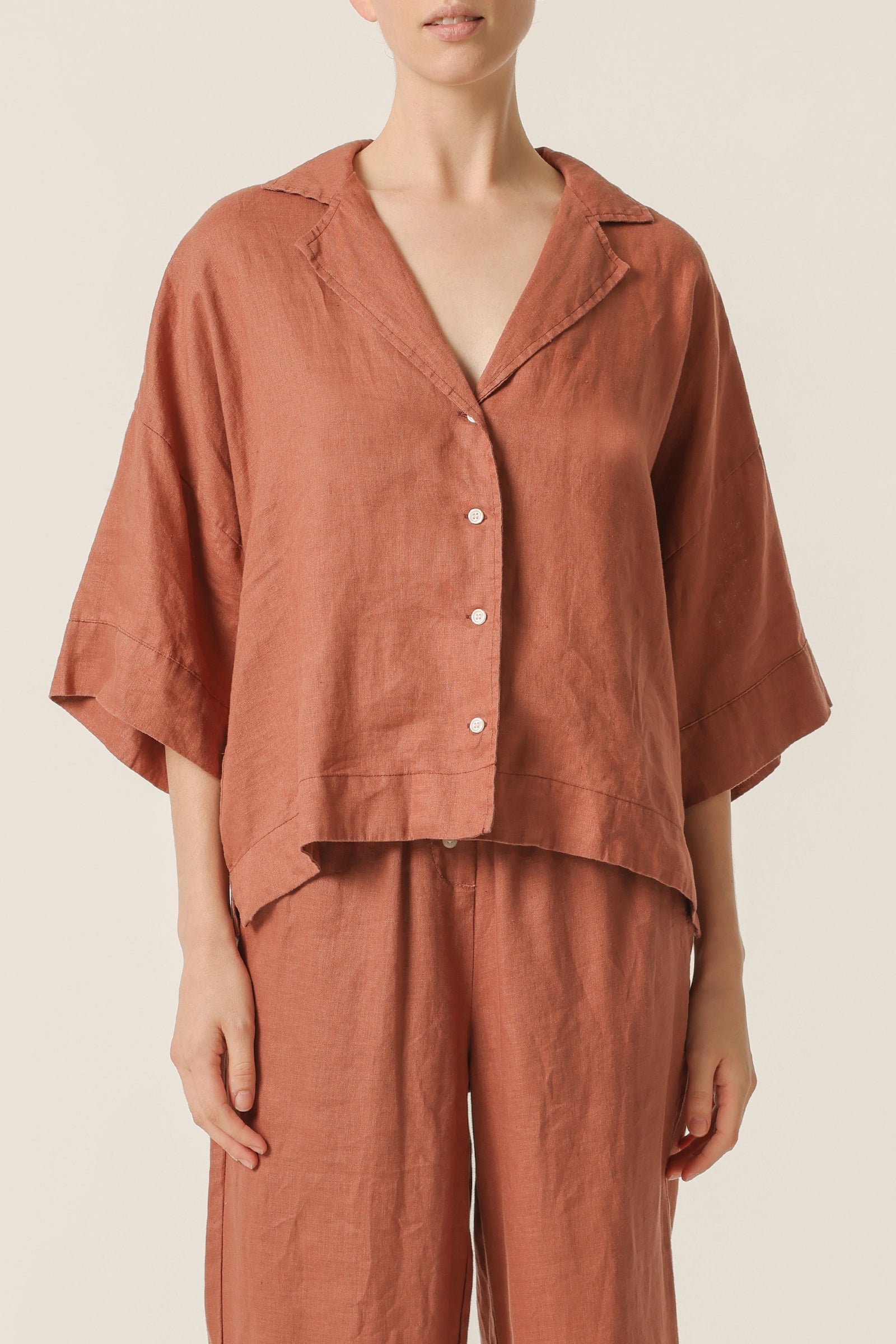 Nude Lucy Lounge Linen Shirt In A Light Brown Brandy Colour 