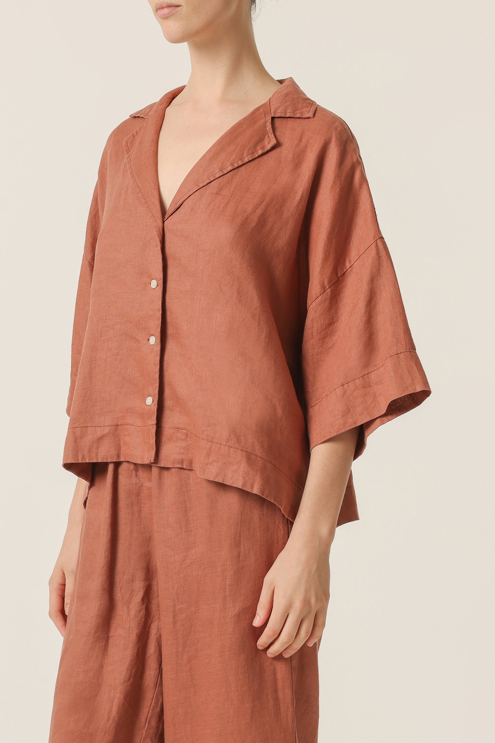 Nude Lucy Lounge Linen Shirt In A Light Brown Brandy Colour 