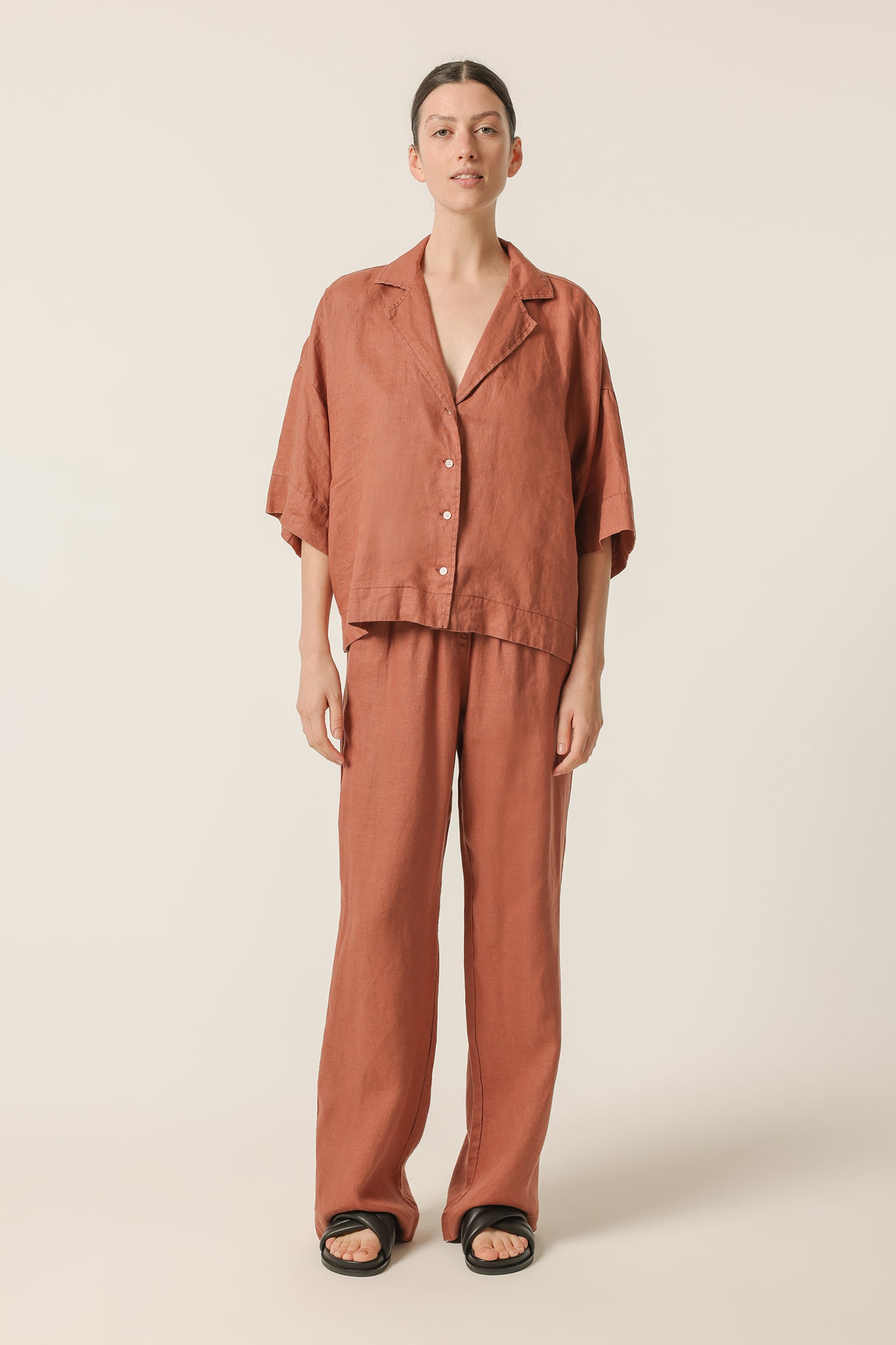Nude Lucy Lounge Linen Pant In A Light Brown Brandy Colour 