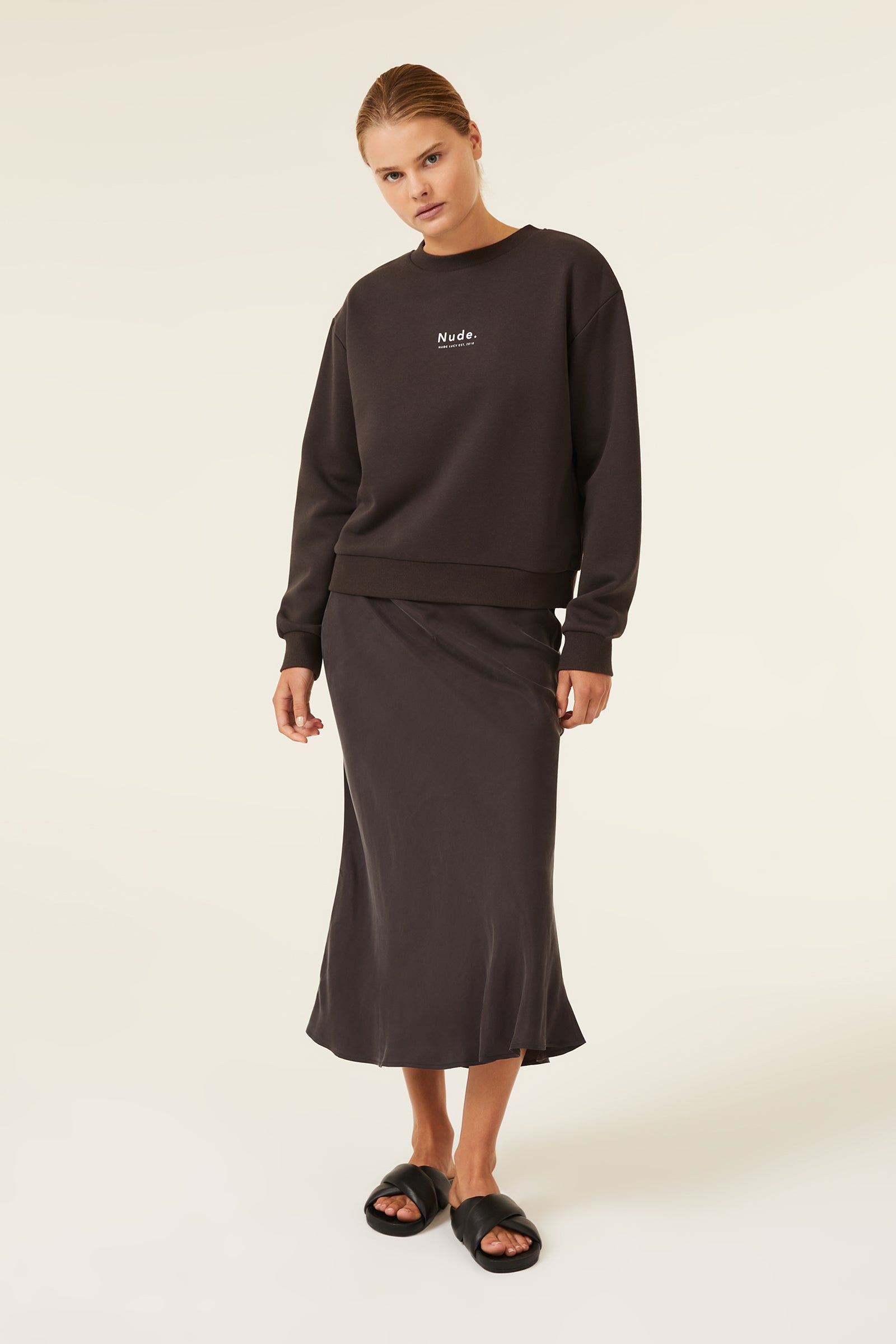 Nude Lucy Nude Heritage Sweat In A Dark Grey In A Brown Coal Colour 