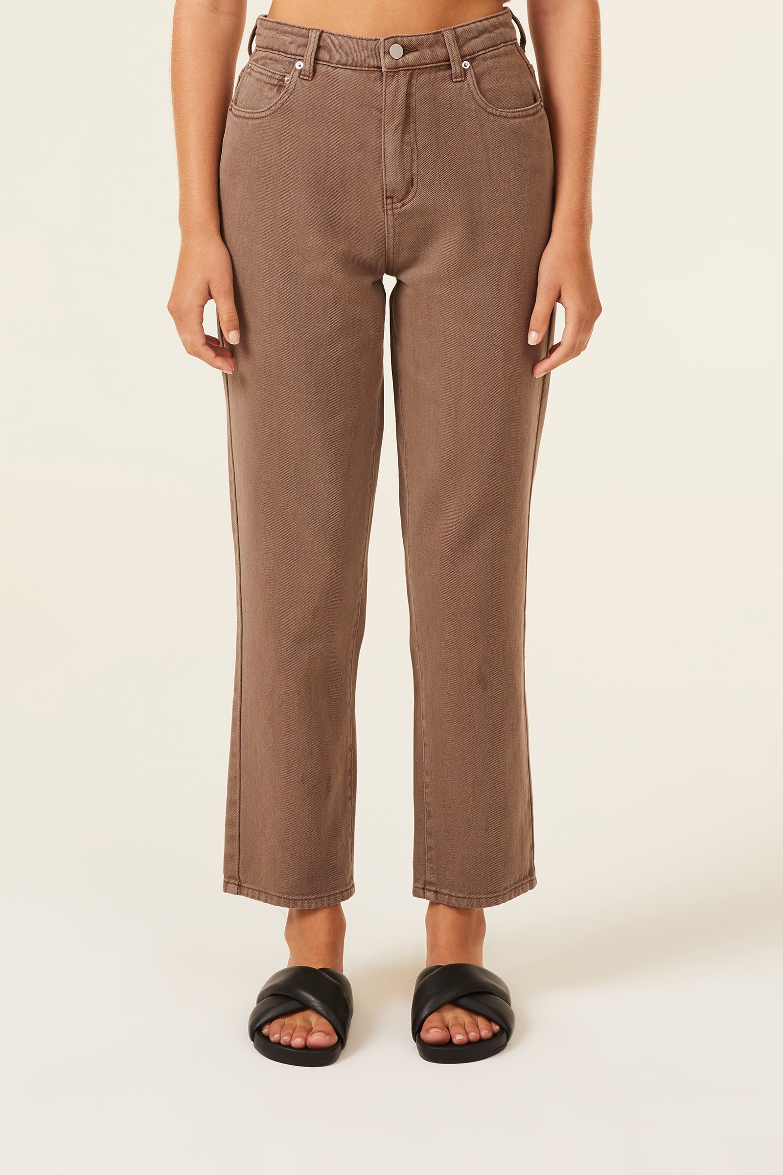 Nude Lucy Rai Slim Jean In A Brown Carob Colour 