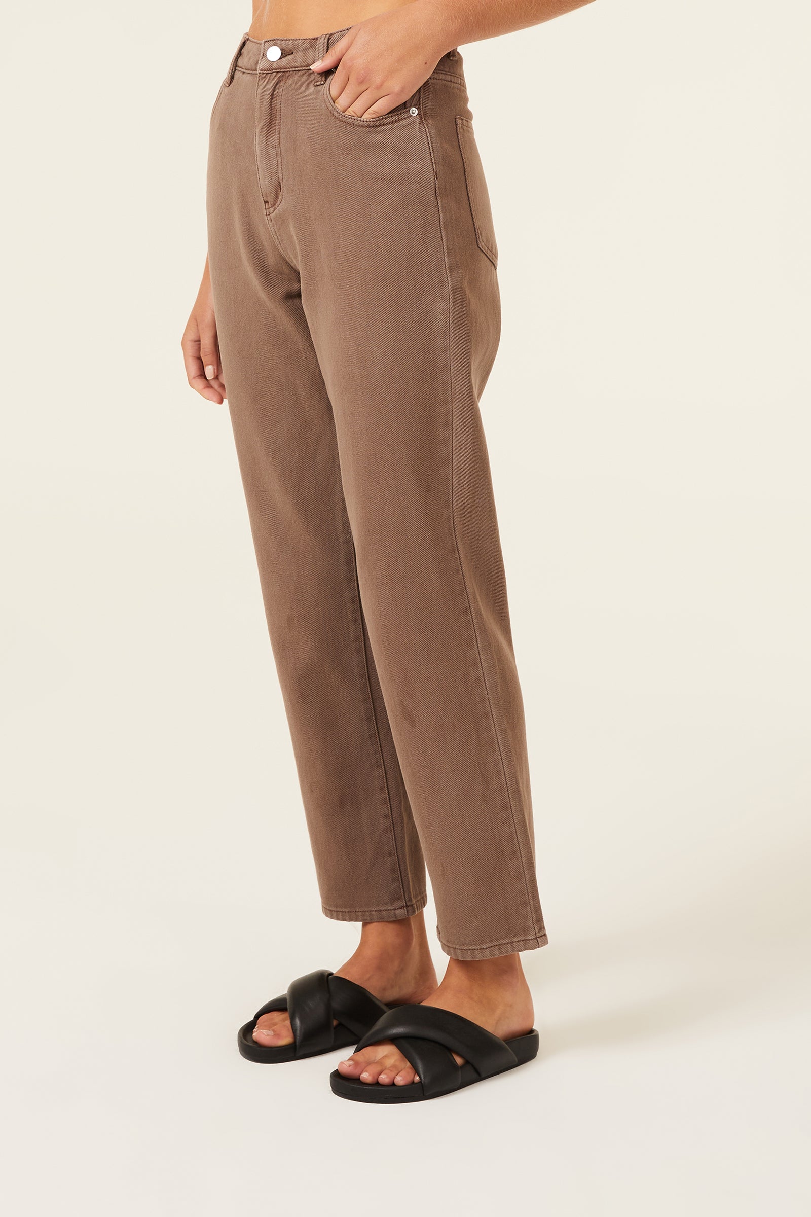 Nude Lucy Rai Slim Jean In A Brown Carob Colour 
