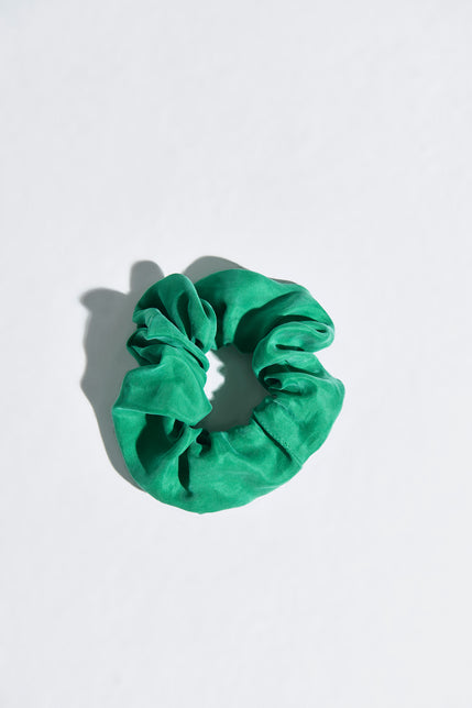 ESSENTIAL CUPRO SCRUNCHIE-