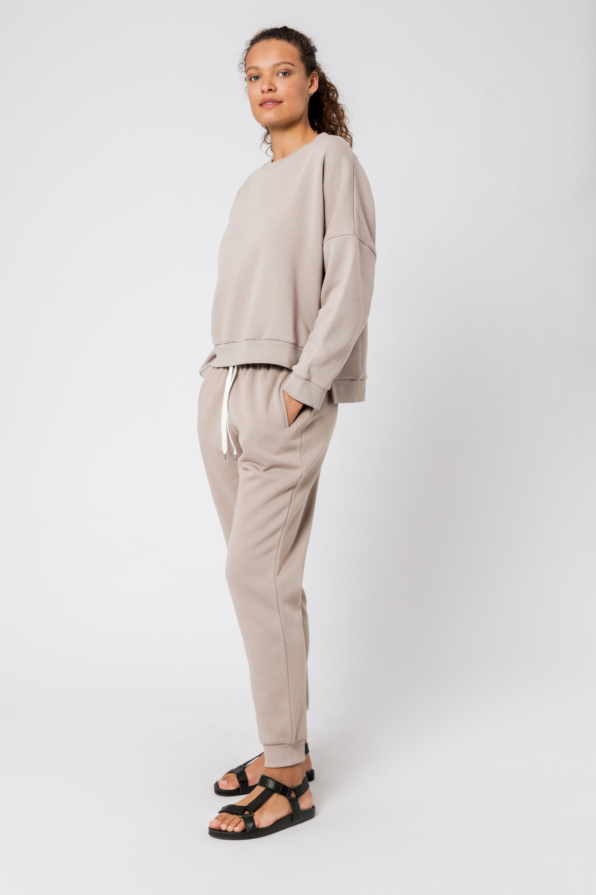 Nude Lucy Carter Classic Oversized Sweat Taupe Sweats 