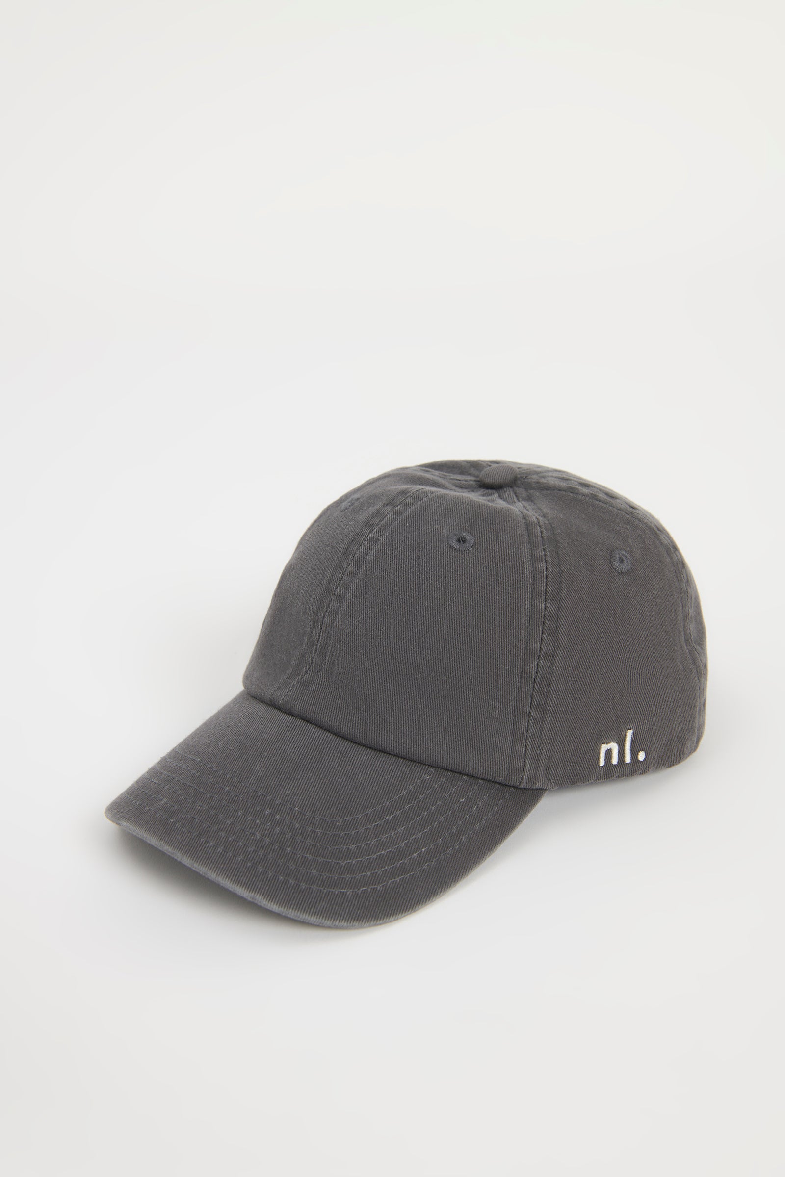 Nude Lucy Nude Classic Cap In A Dark Grey In A Brown Coal Colour 