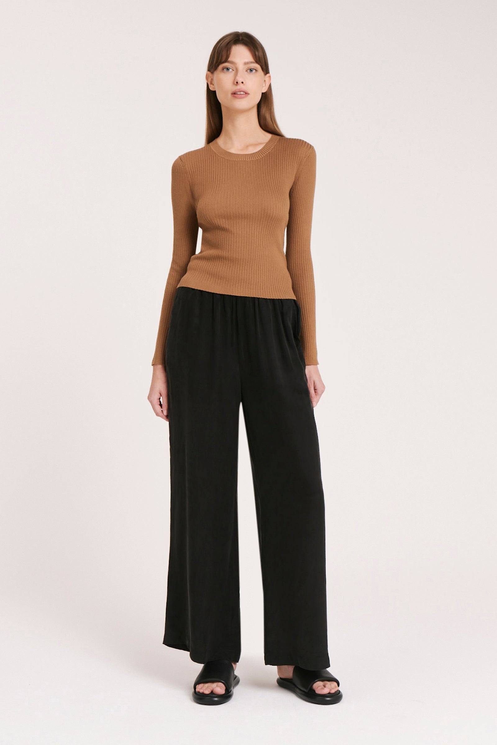Nude Lucy Nude Classic Knit In a Brown Oak Colour