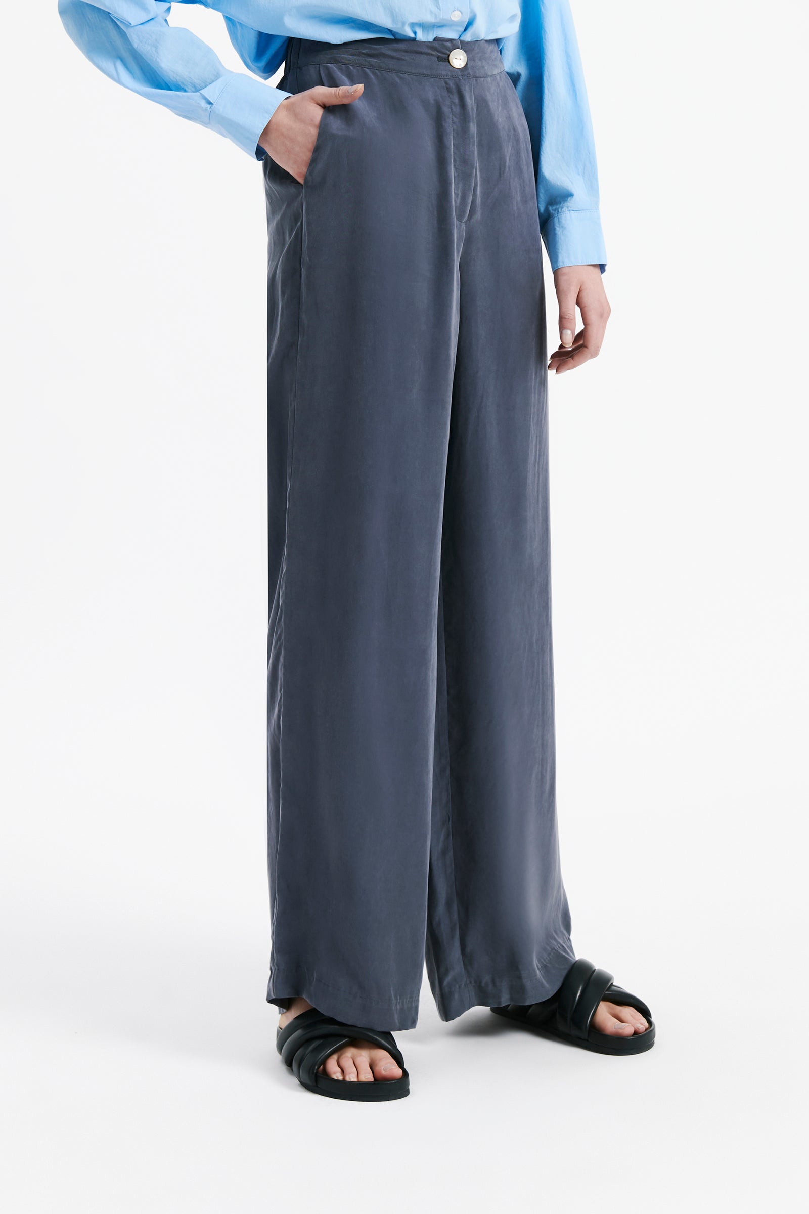 Nude Lucy Ari Cupro Pant In A Purple Indigo Colour 