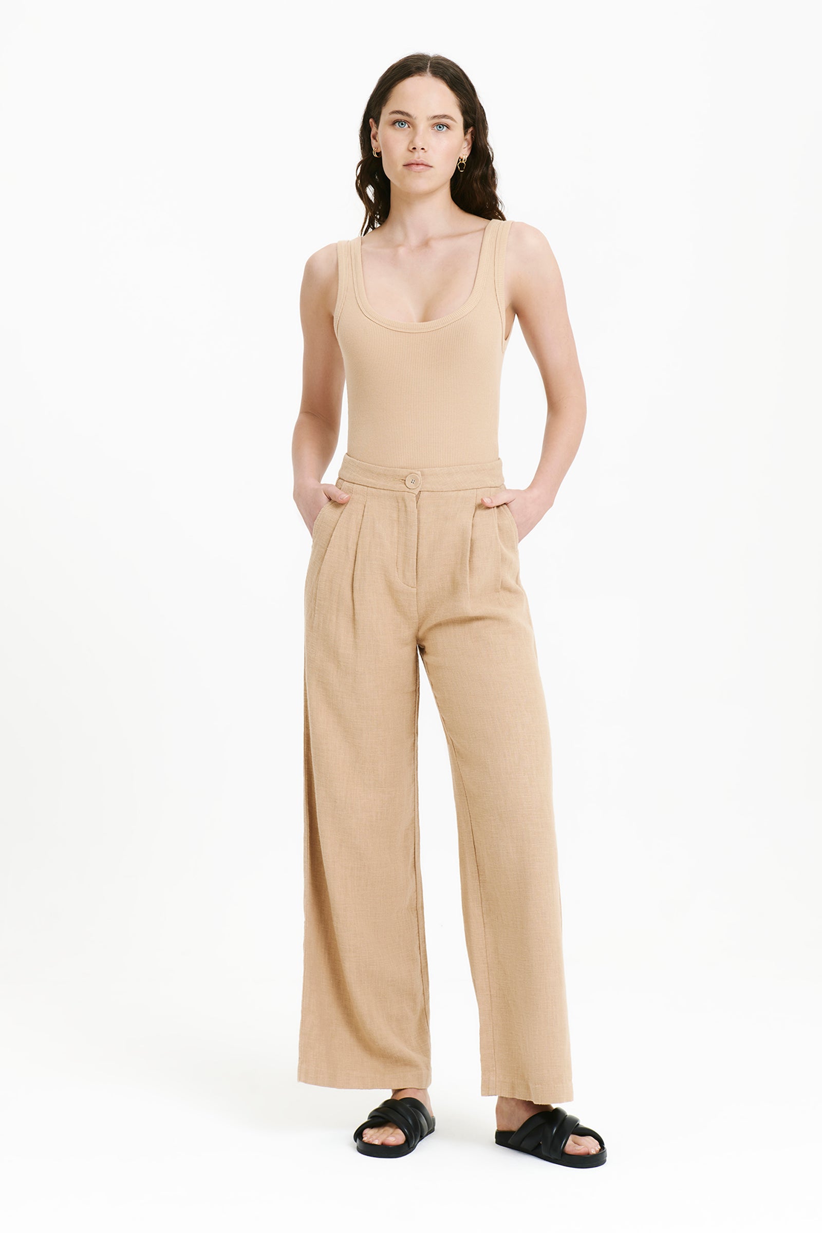 Nude Lucy Blair Tailored Pant In A Light Yellow Toned Dune Colour
