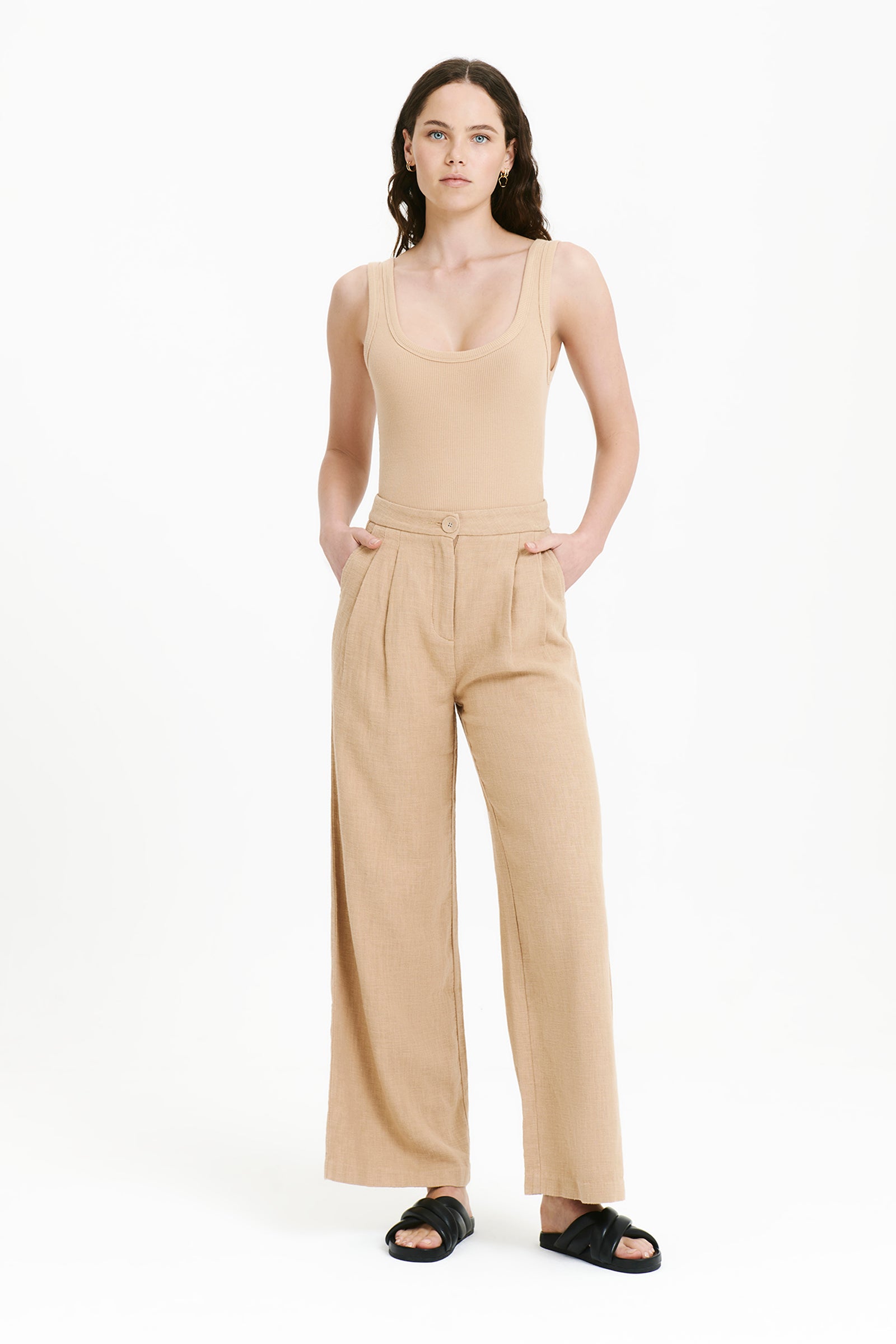 Nude Lucy Blair Tailored Pant In A Light Yellow Toned Dune Colour 