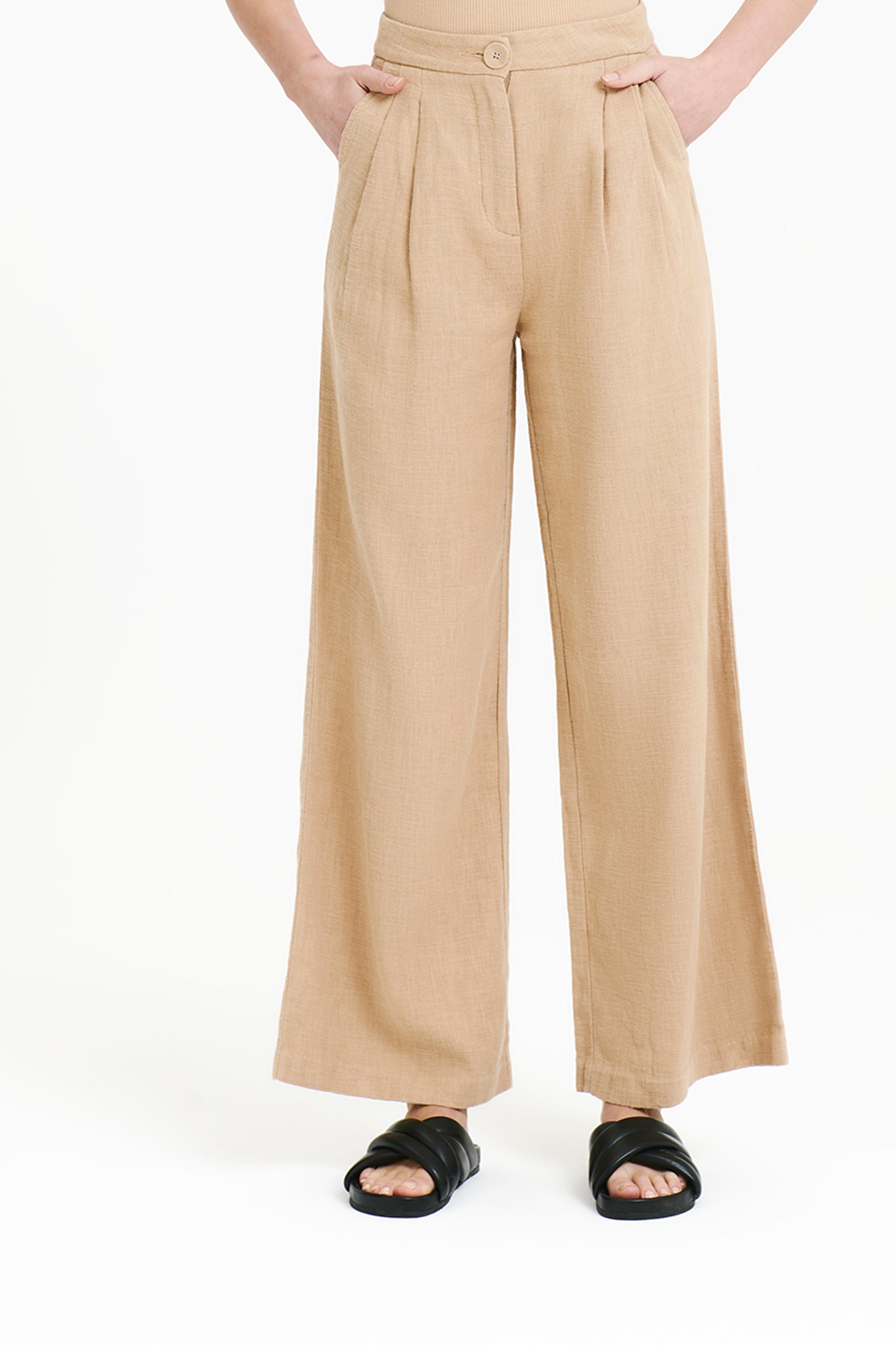 Nude Lucy Blair Tailored Pant In A Light Yellow Toned Dune Colour 