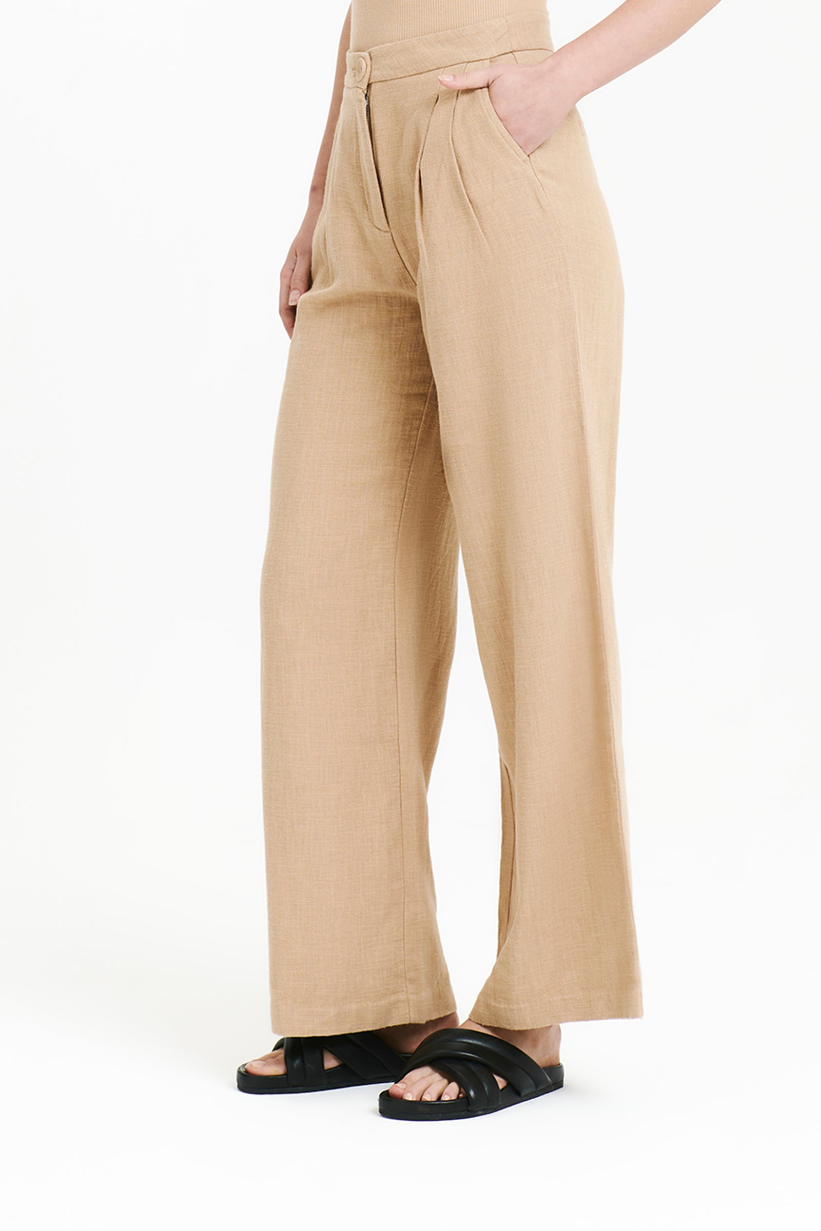 Nude Lucy Blair Tailored Pant In A Light Yellow Toned Dune Colour 