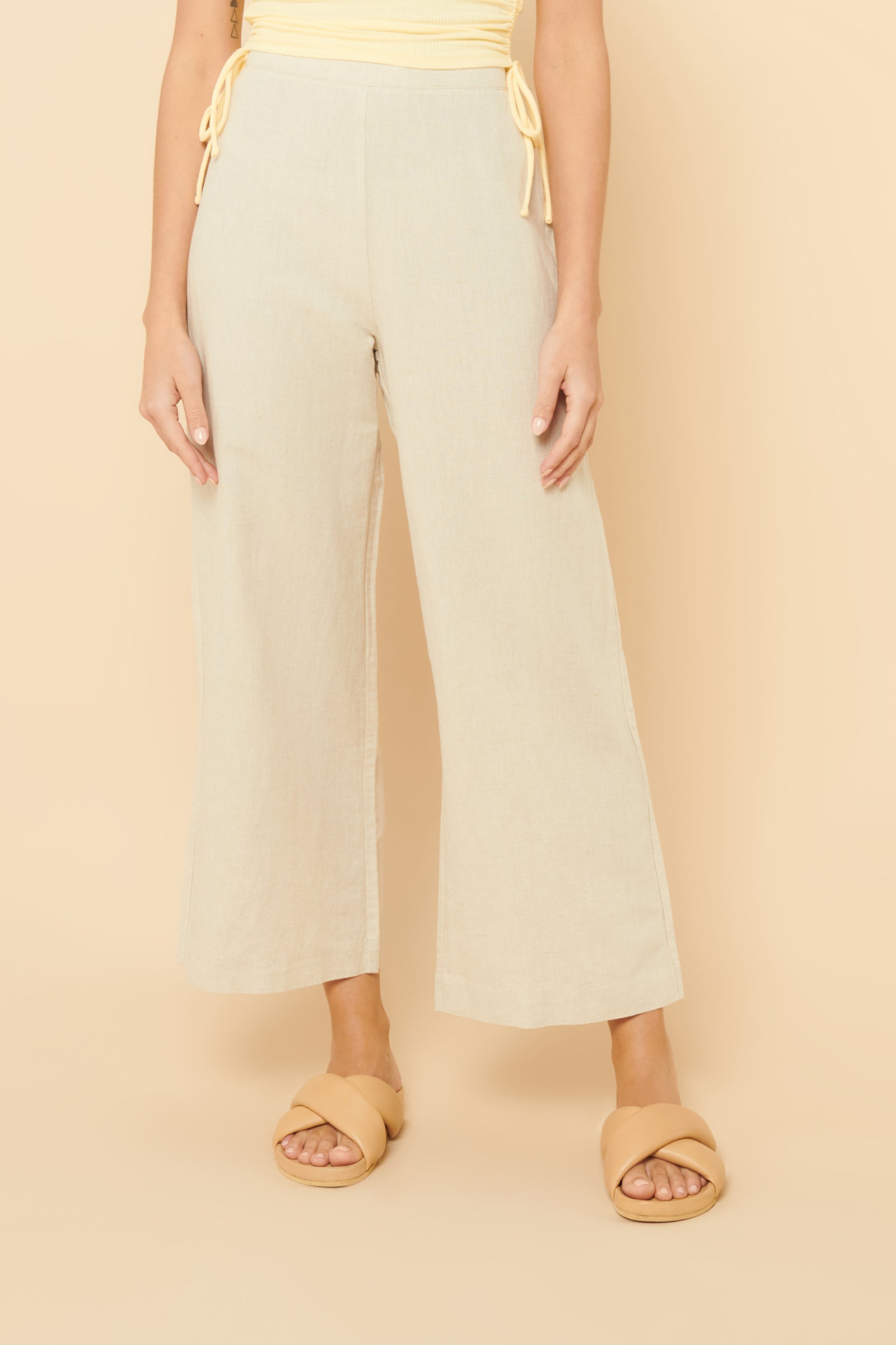 Nude Lucy Selma Wide Leg Pant In A Light Beige Oat 
