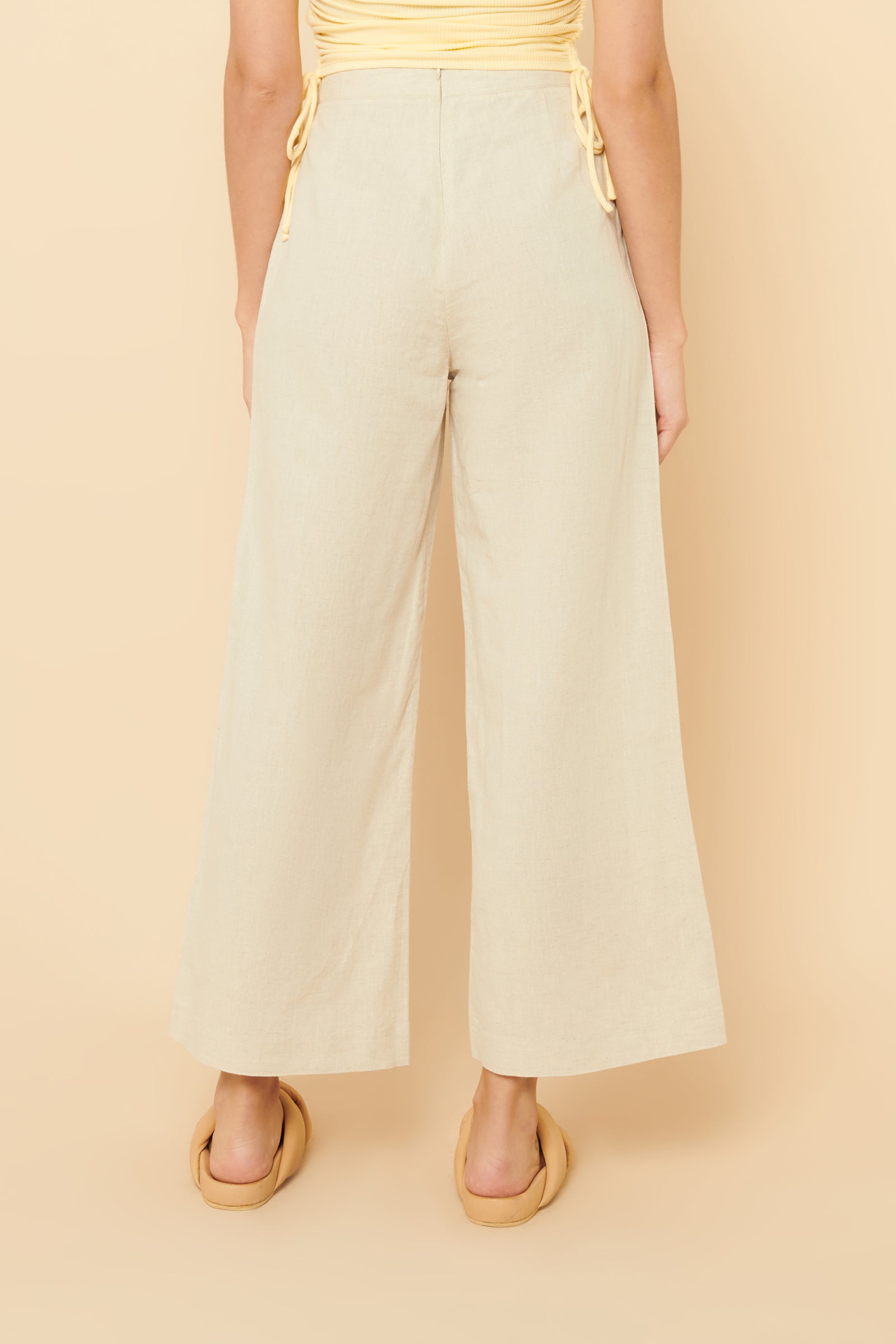 Nude Lucy Selma Wide Leg Pant In A Light Beige Oat 