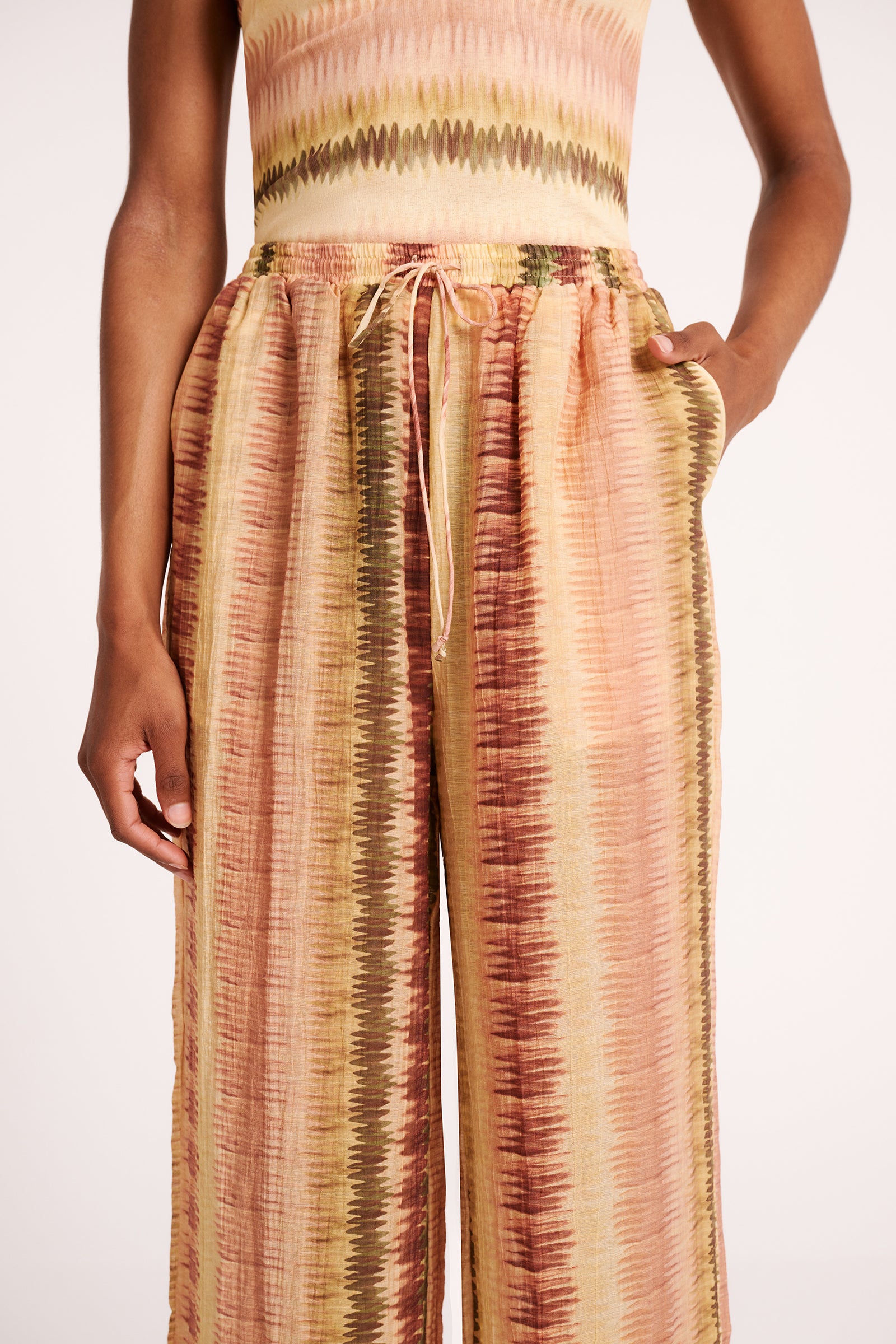 Akira Pant Calypso 