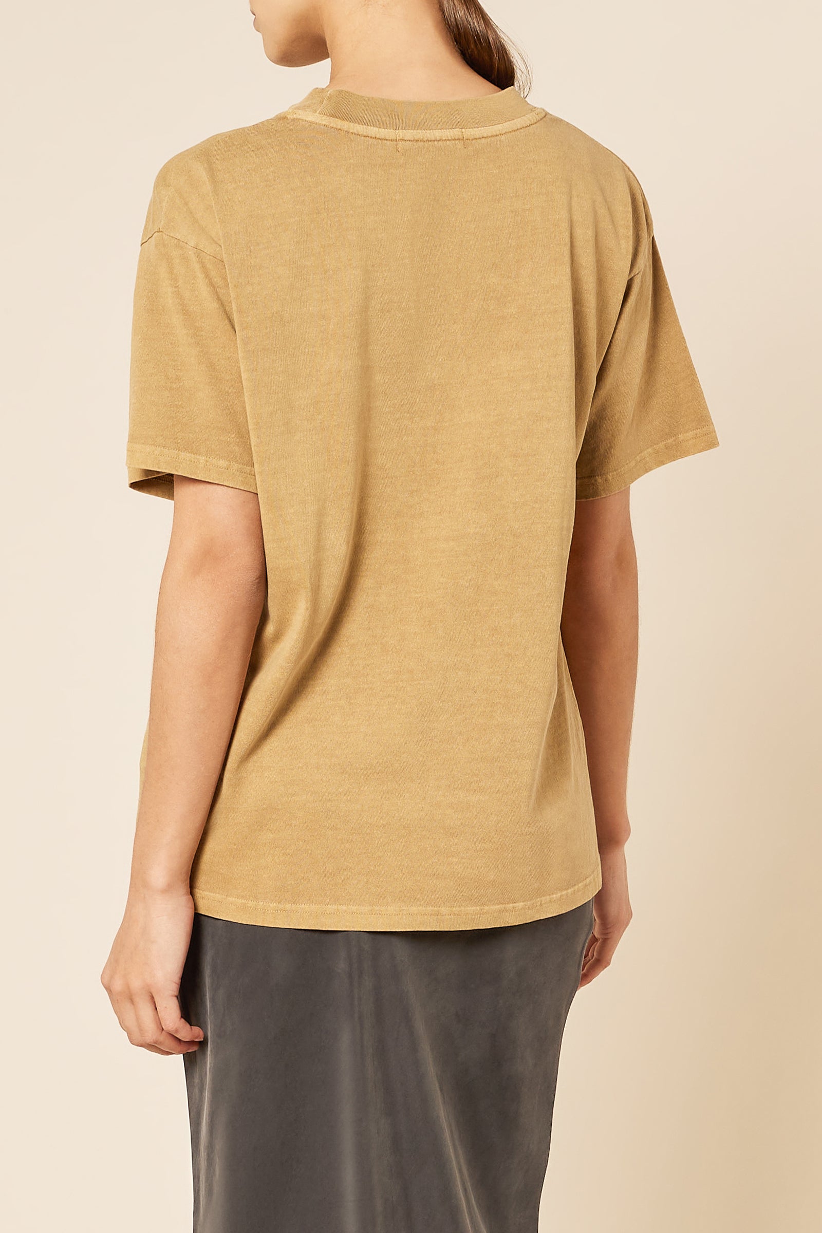 Nude Lucy Frankie Organic Washed Bf Tee In A Brown Oak Colour 